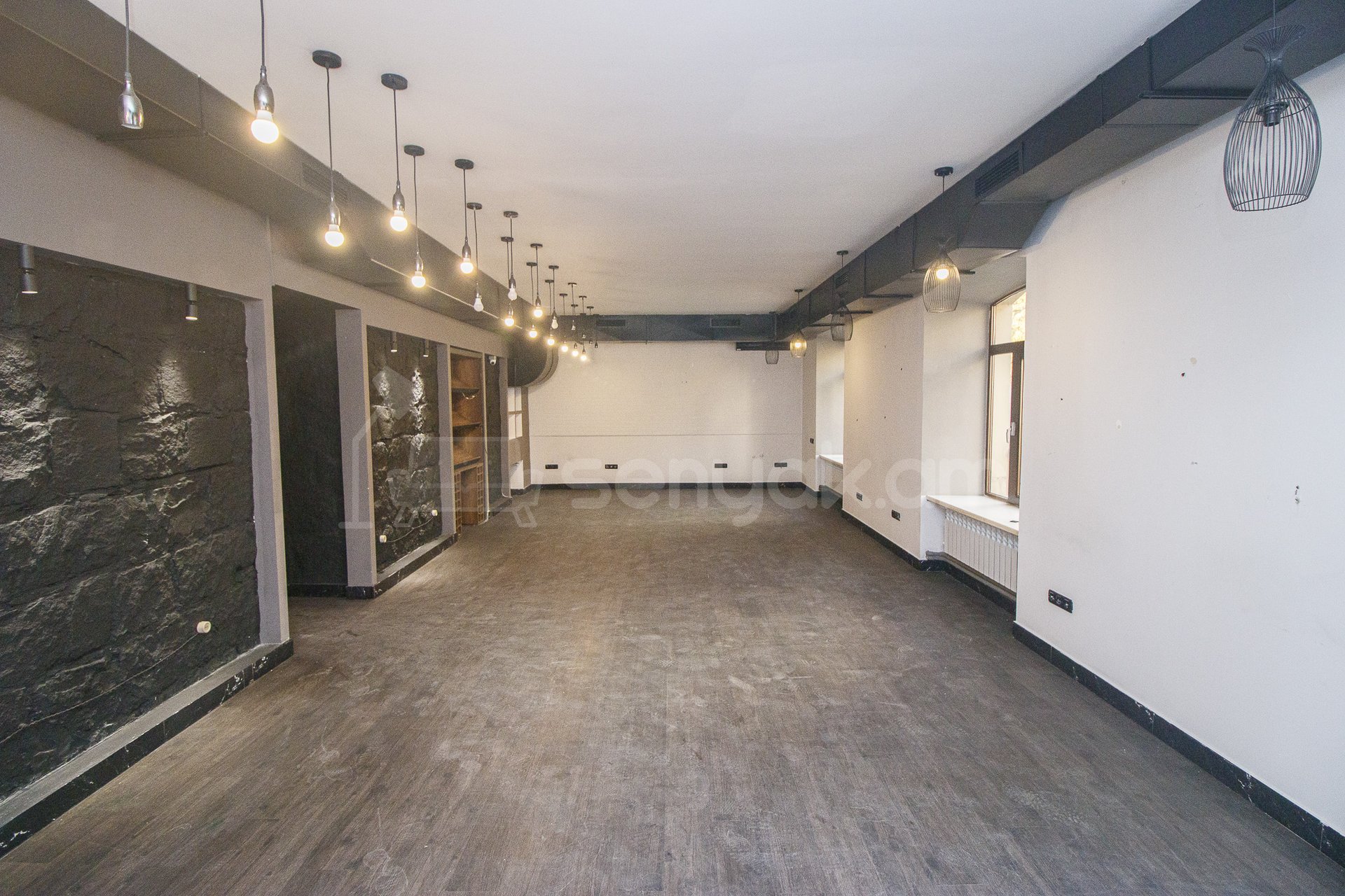 Սպասարկման Տարածք, 200քմ, Կապիտալ Վերանորոգված