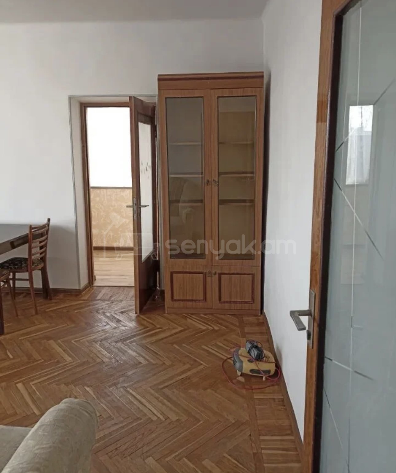 2 Սենյականոց Բնակարան Քարե Շենքում, 63քմ, 4/5 հարկ, Կապիտալ Վերանորոգված, Կահավորված