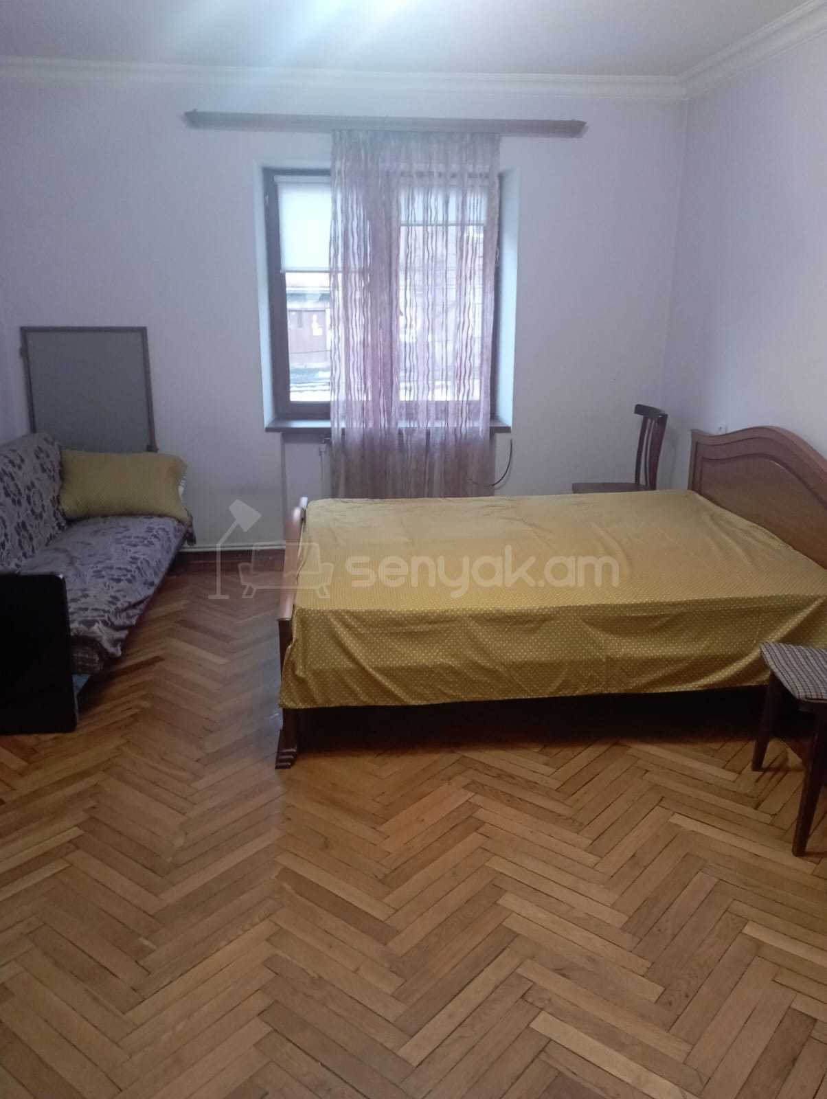 3 Սենյականոց Բնակարան Քարե Շենքում, 85քմ, 2/5 հարկ, Կապիտալ Վերանորոգված, Կահավորված