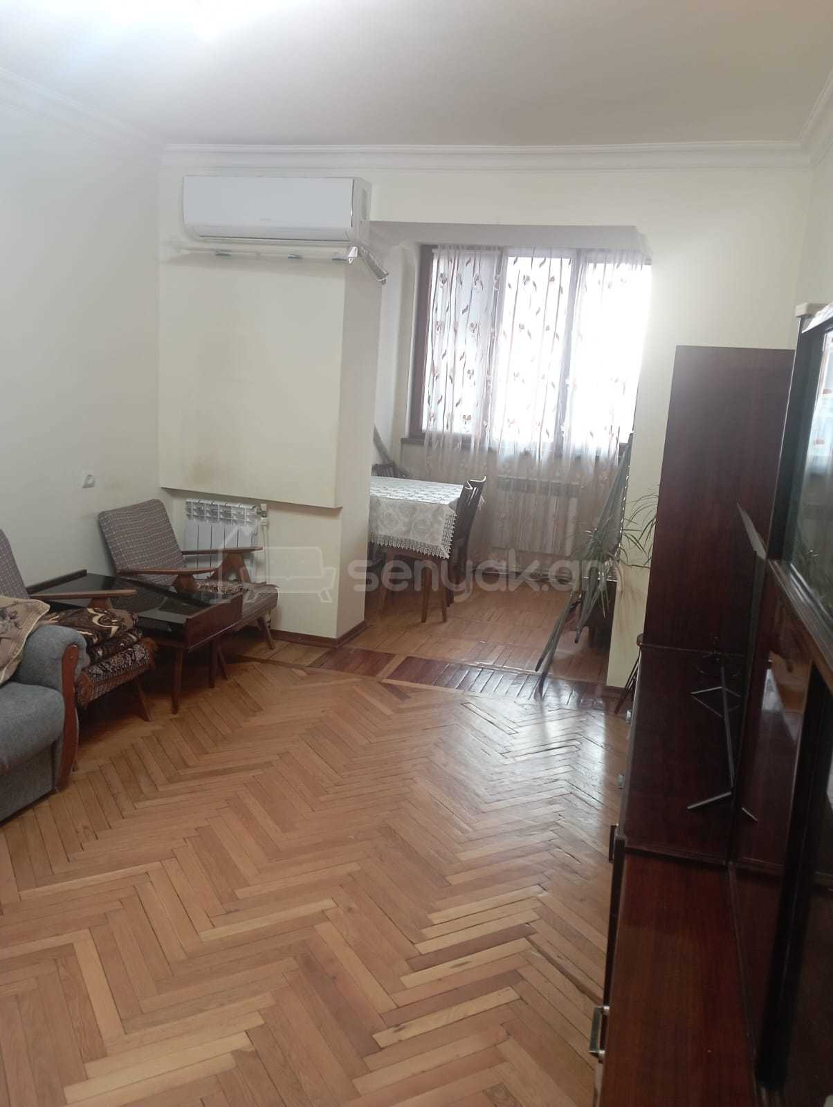 3 Սենյականոց Բնակարան Քարե Շենքում, 85քմ, 2/5 հարկ, Կապիտալ Վերանորոգված, Կահավորված