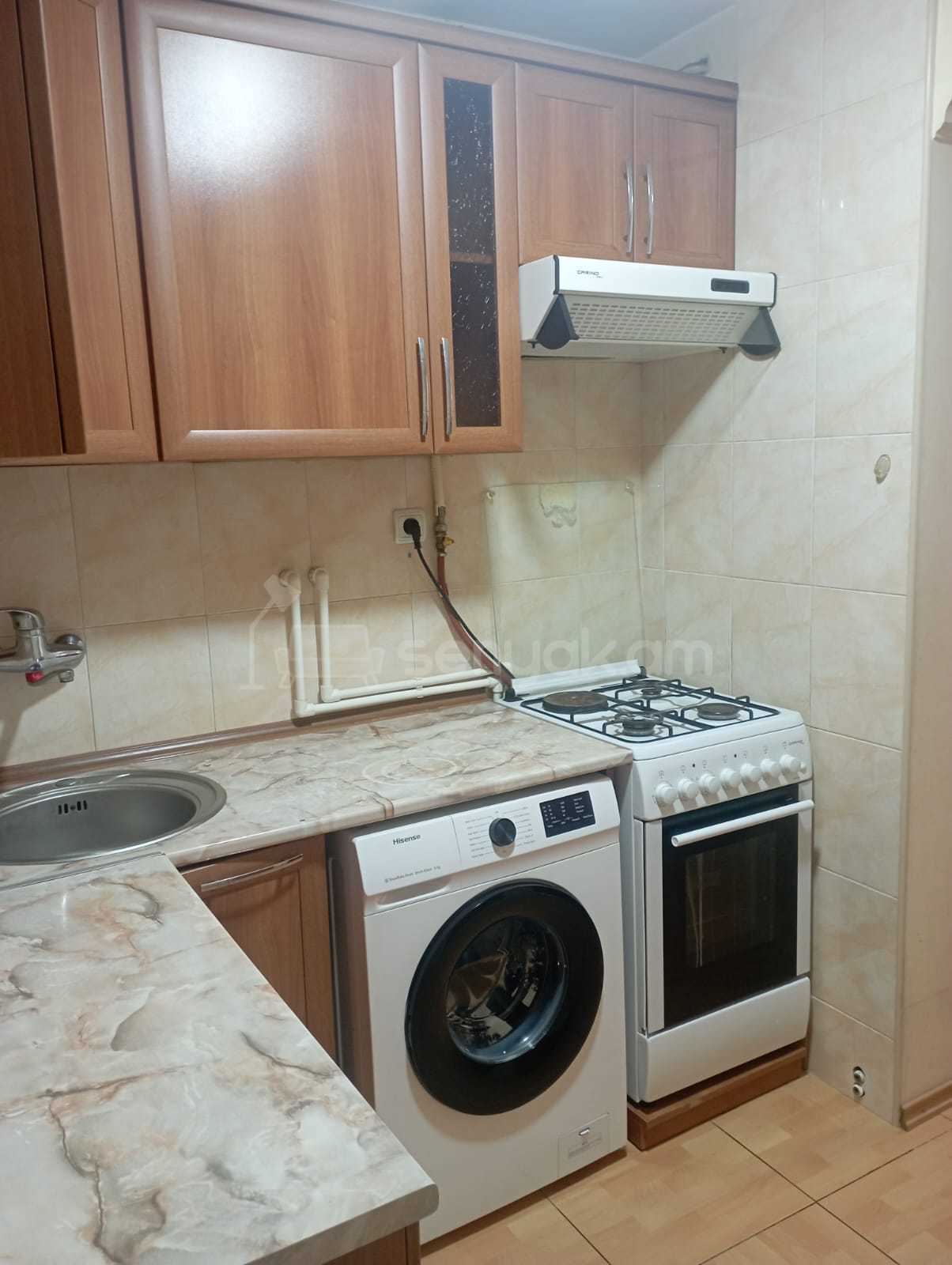 3 Սենյականոց Բնակարան Քարե Շենքում, 85քմ, 2/5 հարկ, Կապիտալ Վերանորոգված, Կահավորված