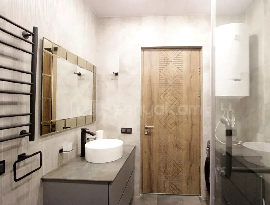 2 Սենյականոց Բնակարան, 61քմ, 3/8 հարկ, Կապիտալ Վերանորոգված, Կահավորված, Արևկող