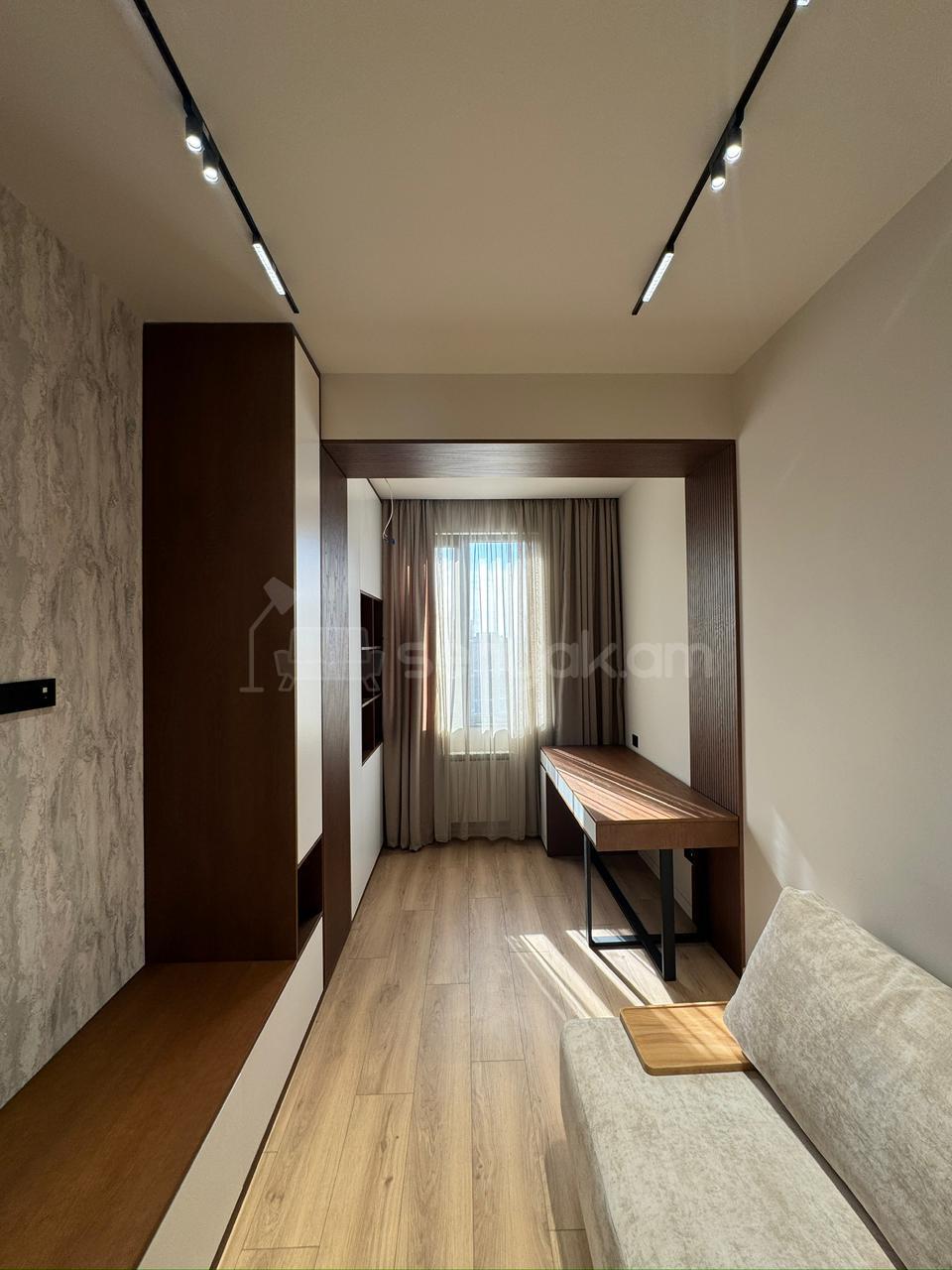 4 Սենյականոց Բնակարան Նորակառույցում, 96քմ, 10/18 հարկ, Դիզայներական Վերանորոգված, Կահավորված, Արևկող