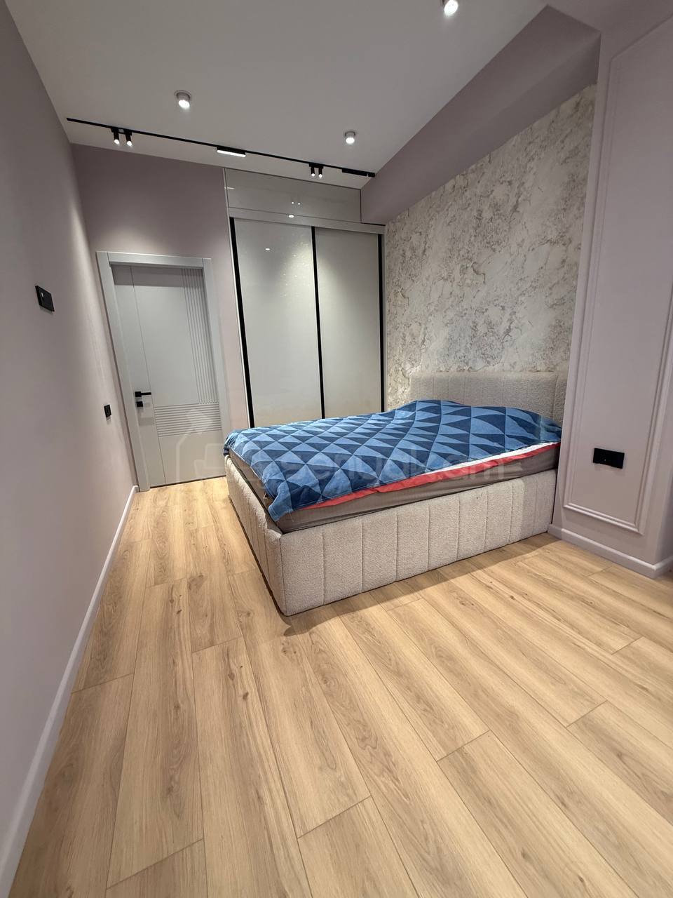 4 Սենյականոց Բնակարան Նորակառույցում, 96քմ, 10/18 հարկ, Դիզայներական Վերանորոգված, Կահավորված, Արևկող