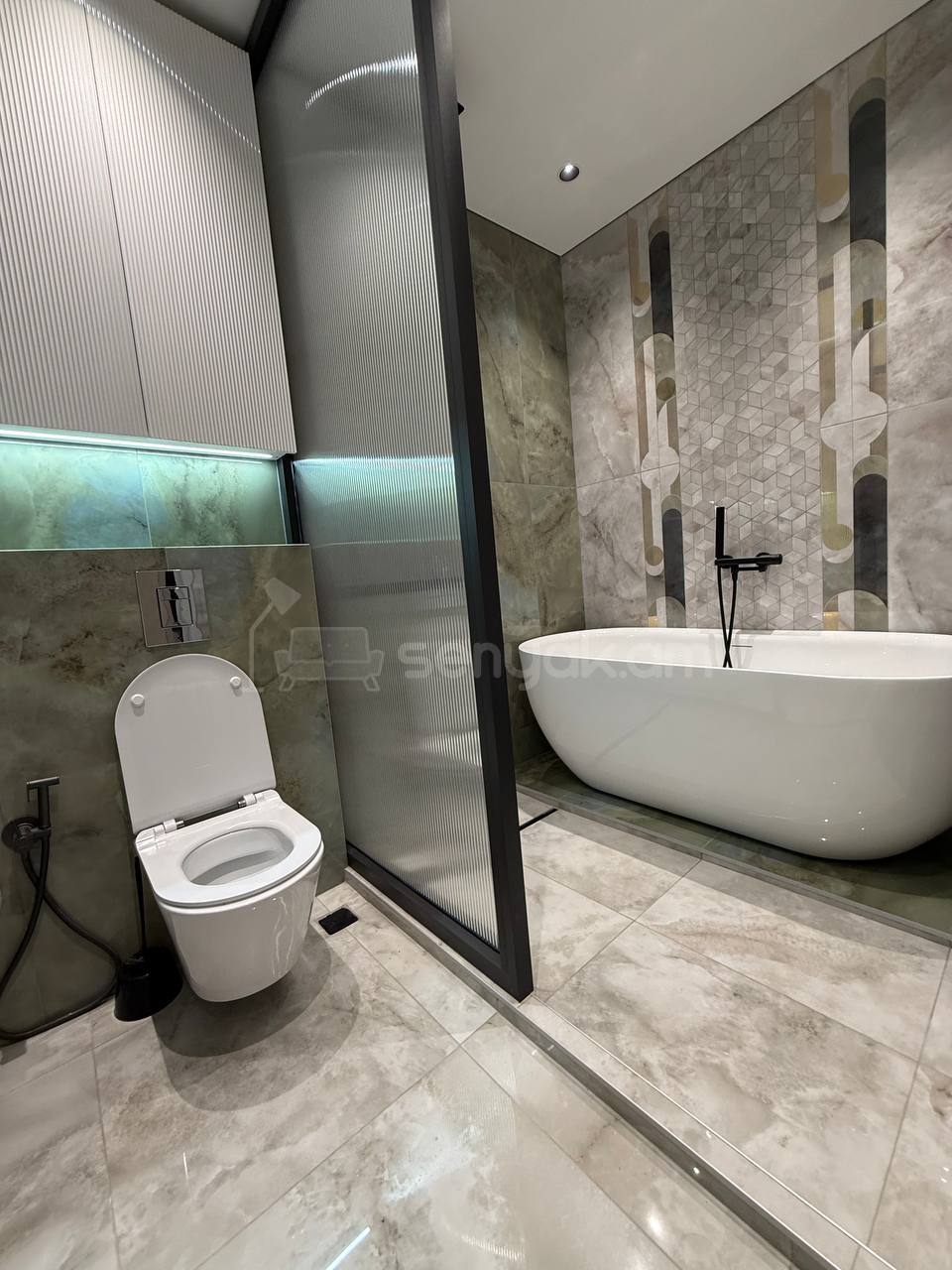 4 Սենյականոց Բնակարան Նորակառույցում, 96քմ, 10/18 հարկ, Դիզայներական Վերանորոգված, Կահավորված, Արևկող