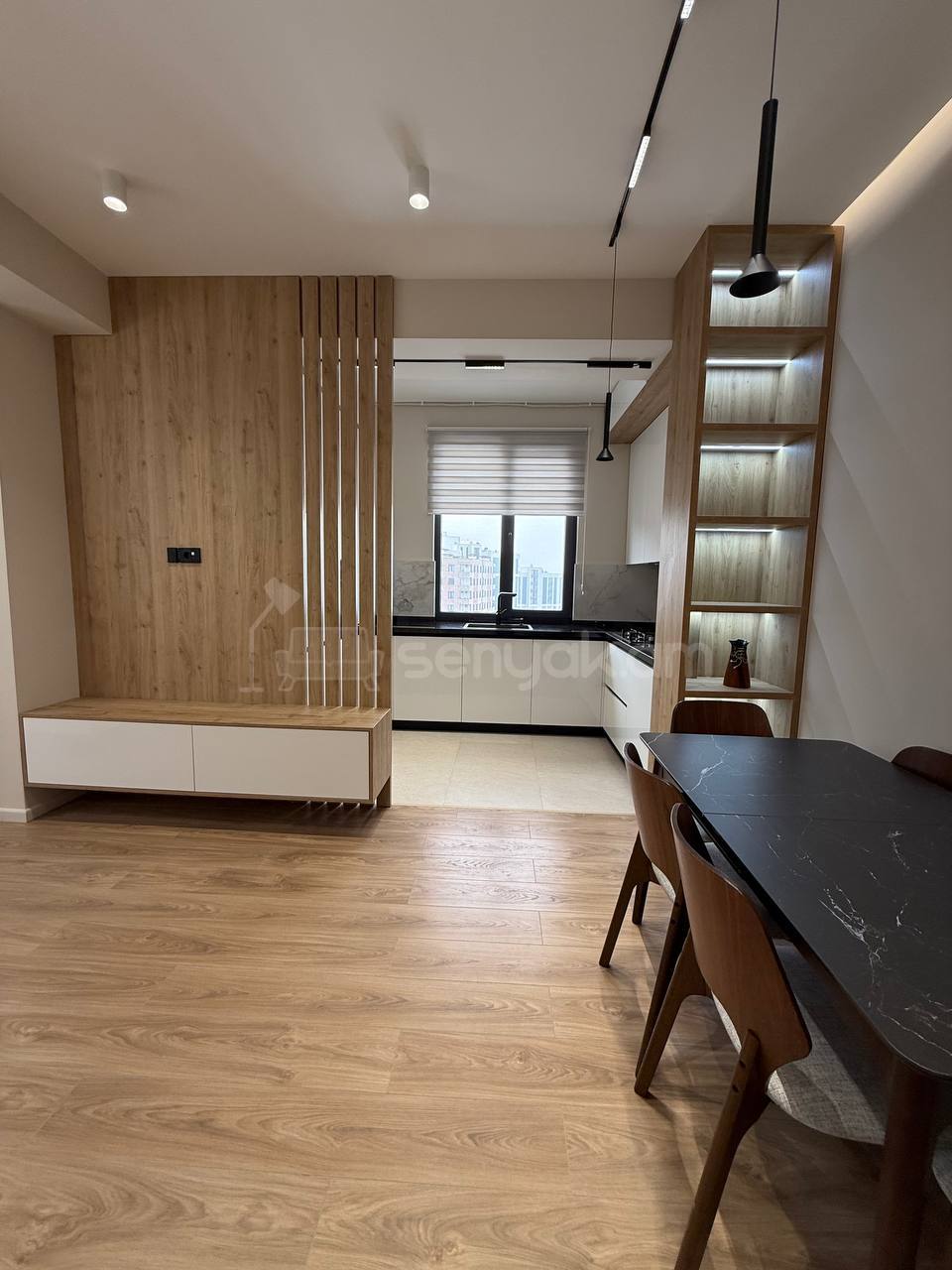 4 Սենյականոց Բնակարան Նորակառույցում, 96քմ, 10/18 հարկ, Դիզայներական Վերանորոգված, Կահավորված, Արևկող