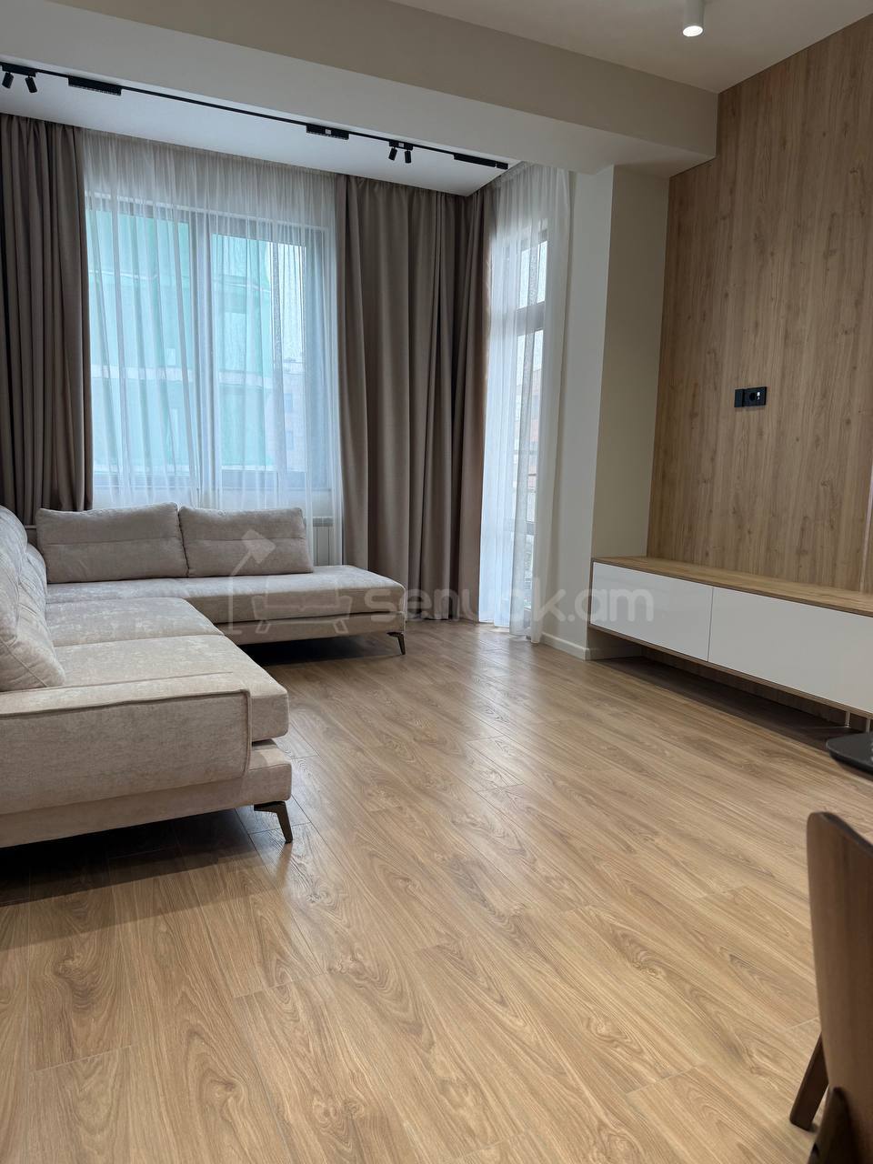 4 Սենյականոց Բնակարան Նորակառույցում, 96քմ, 10/18 հարկ, Դիզայներական Վերանորոգված, Կահավորված, Արևկող