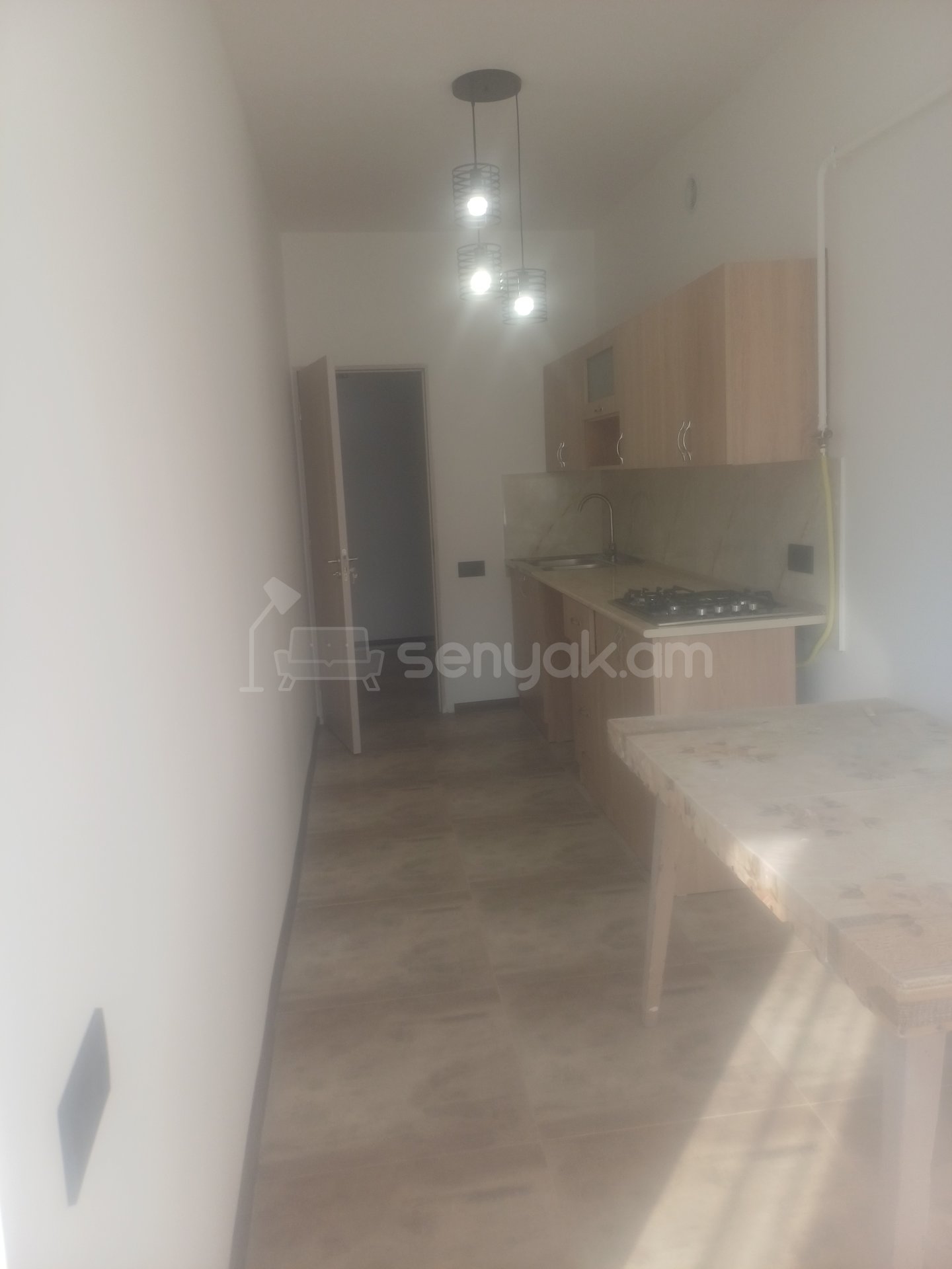 3 Սենյականոց Բնակարան Քարե Շենքում, 85քմ, 5/5 հարկ, Դիզայներական Վերանորոգված, Արևկող