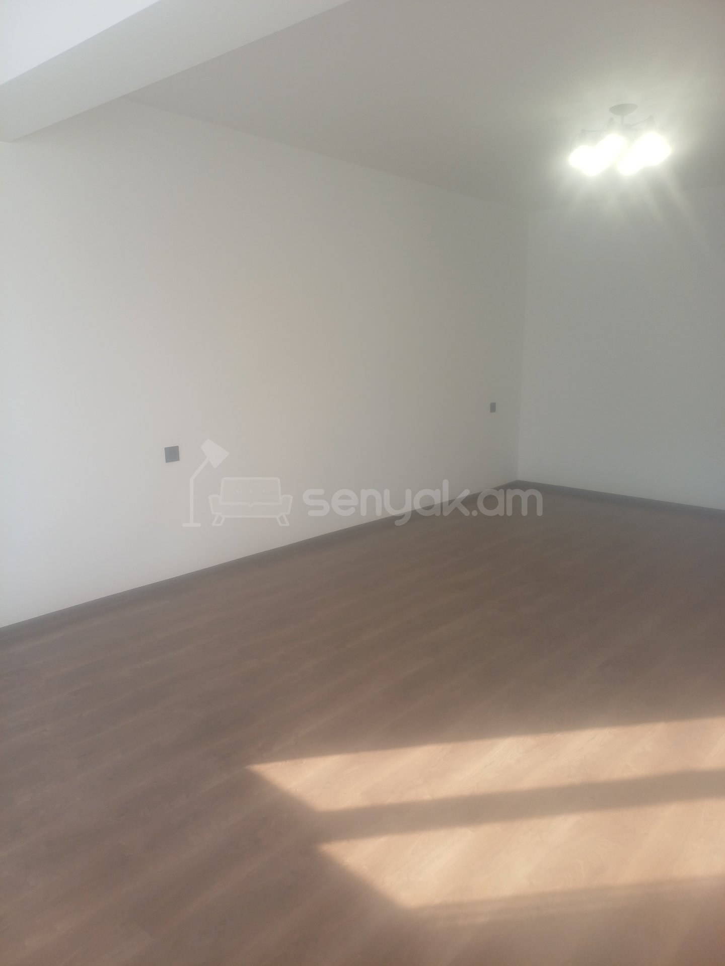 3 Սենյականոց Բնակարան Քարե Շենքում, 85քմ, 5/5 հարկ, Դիզայներական Վերանորոգված, Արևկող