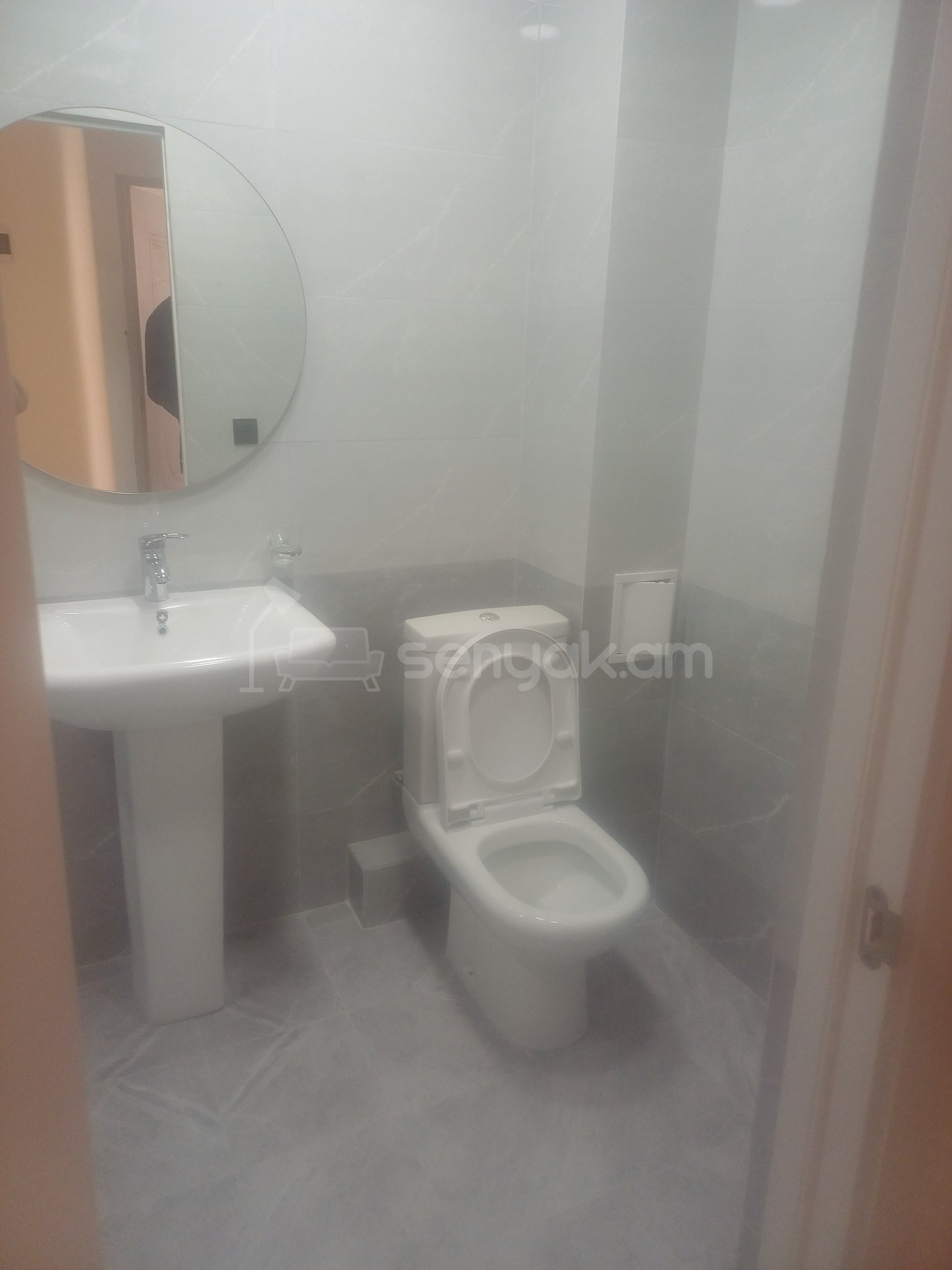 3 Սենյականոց Բնակարան Քարե Շենքում, 85քմ, 5/5 հարկ, Դիզայներական Վերանորոգված, Արևկող