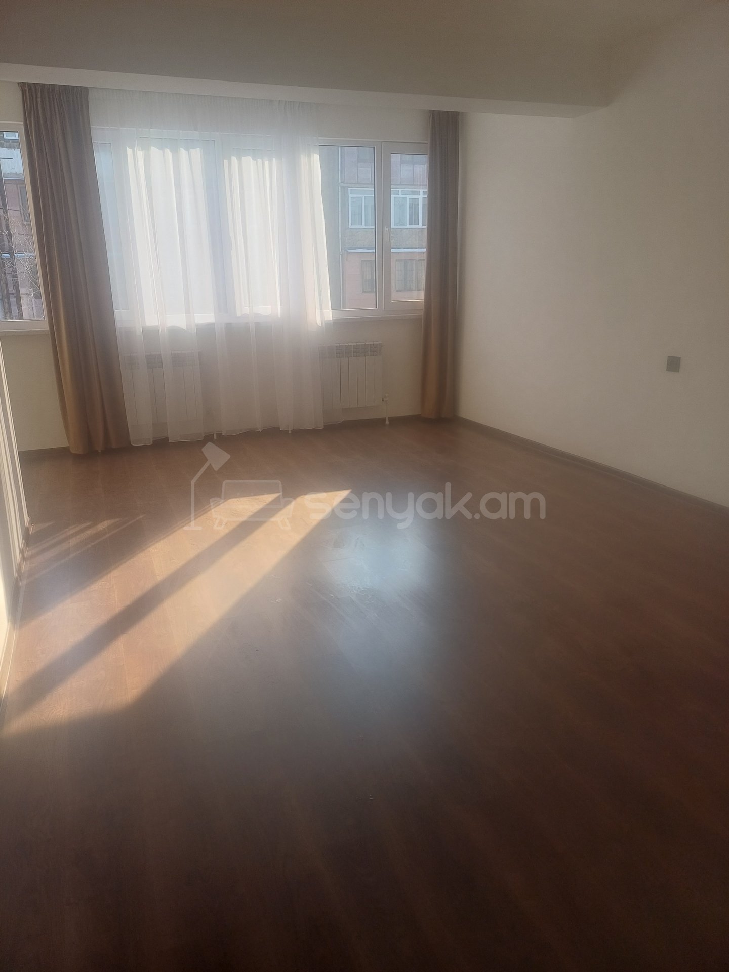 3 Սենյականոց Բնակարան Քարե Շենքում, 85քմ, 5/5 հարկ, Դիզայներական Վերանորոգված, Արևկող