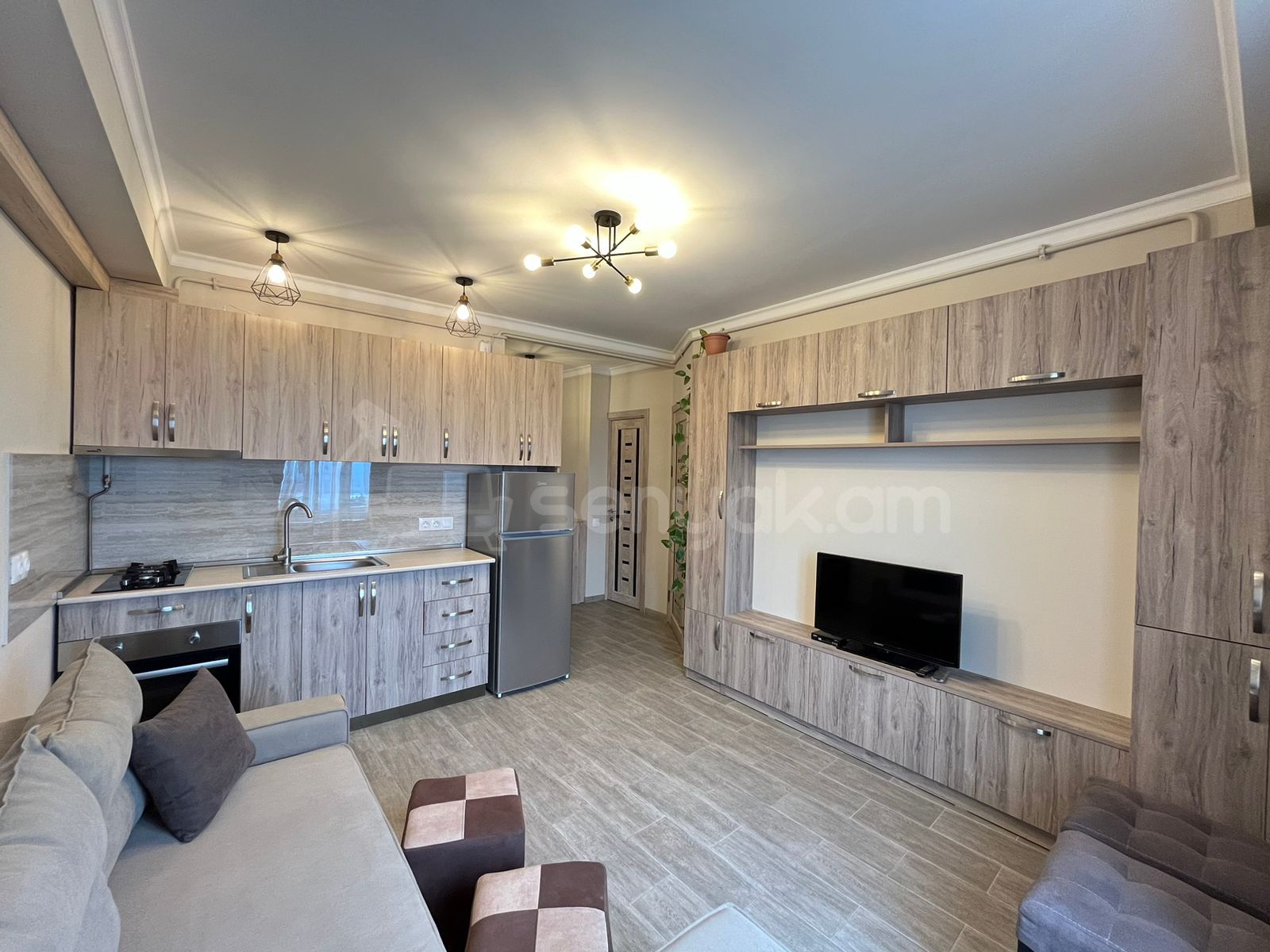 2 Սենյականոց Բնակարան, 35քմ, 12/16 հարկ, Կապիտալ Վերանորոգված, Կահավորված, Արևկող