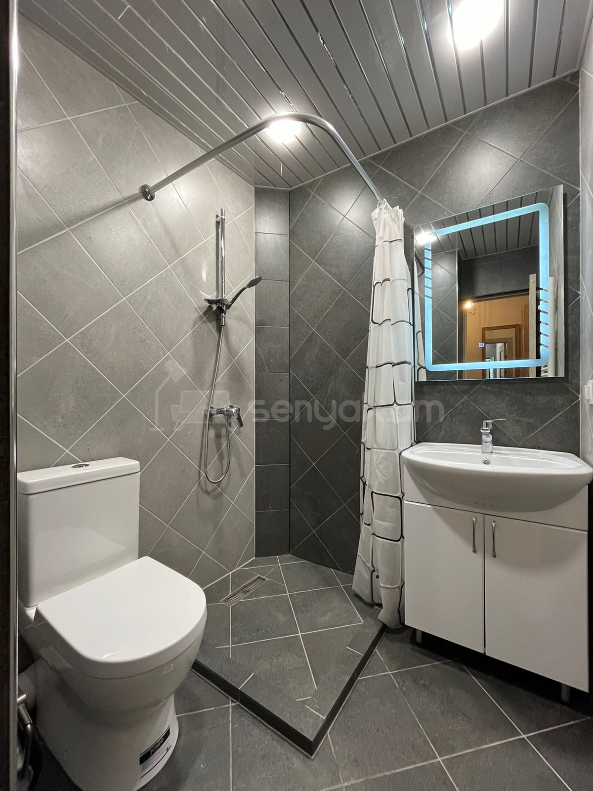 2 Սենյականոց Բնակարան, 35քմ, 12/16 հարկ, Կապիտալ Վերանորոգված, Կահավորված, Արևկող