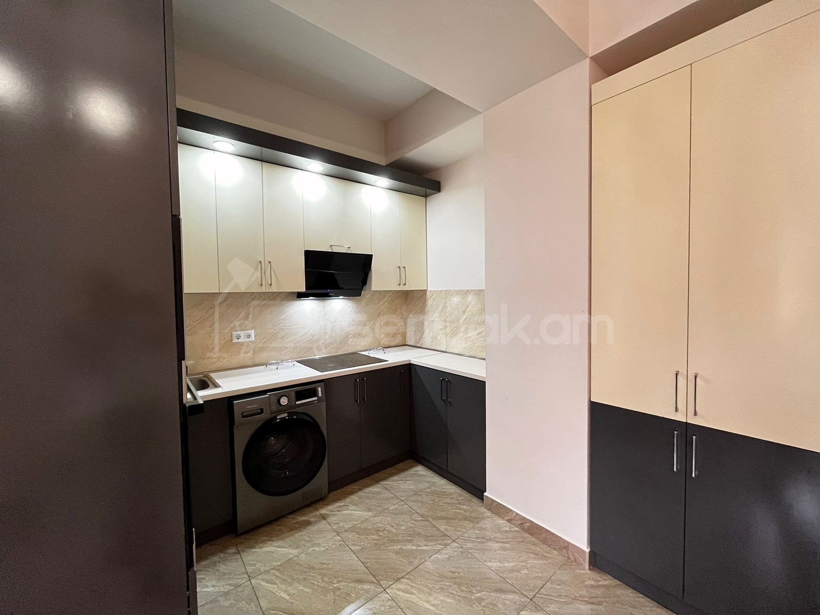 3 Սենյականոց Բնակարան, 90քմ, 5/8 հարկ, Կապիտալ Վերանորոգված, Կահավորված, Արևկող