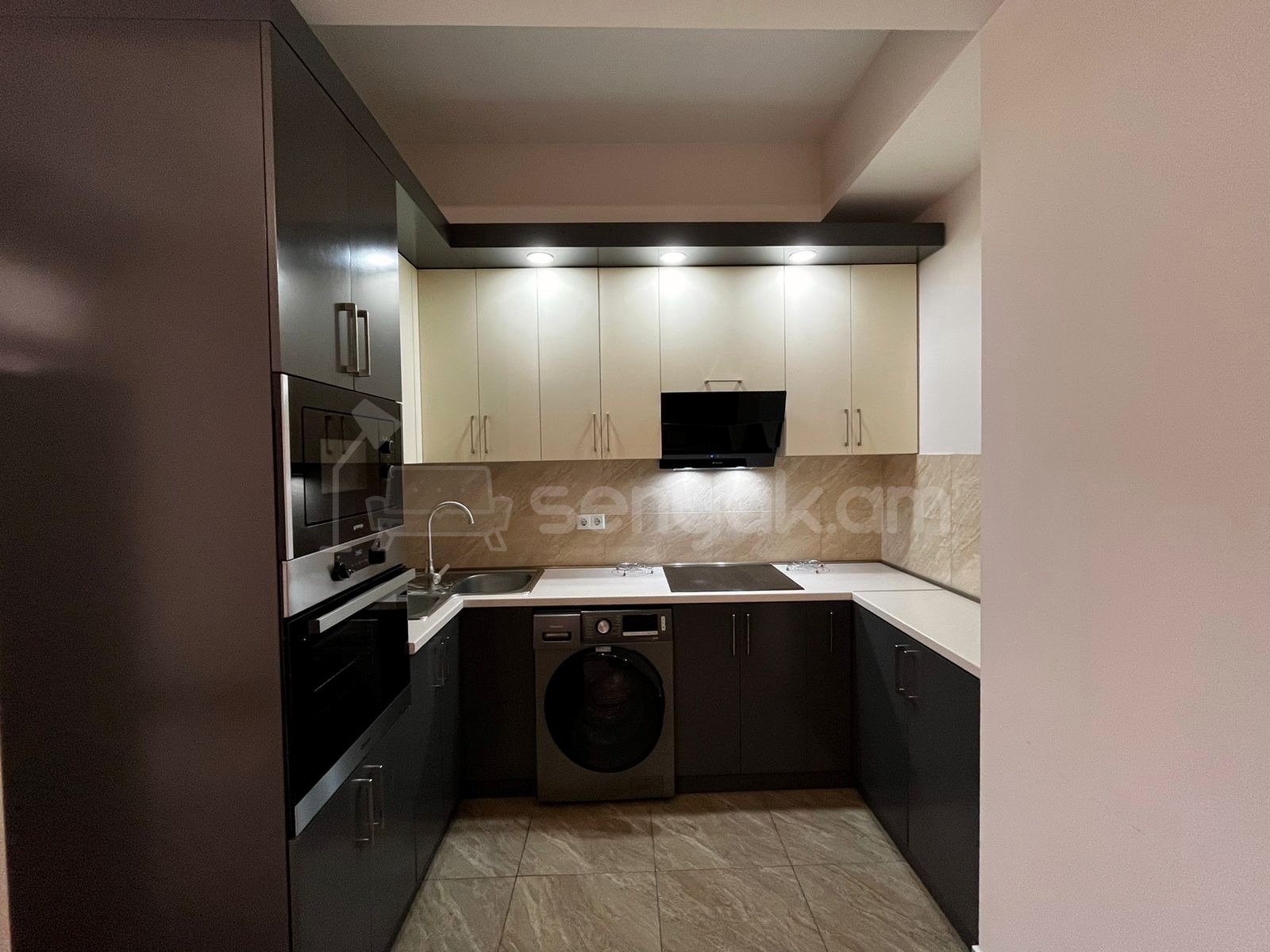 3 Սենյականոց Բնակարան, 90քմ, 5/8 հարկ, Կապիտալ Վերանորոգված, Կահավորված, Արևկող