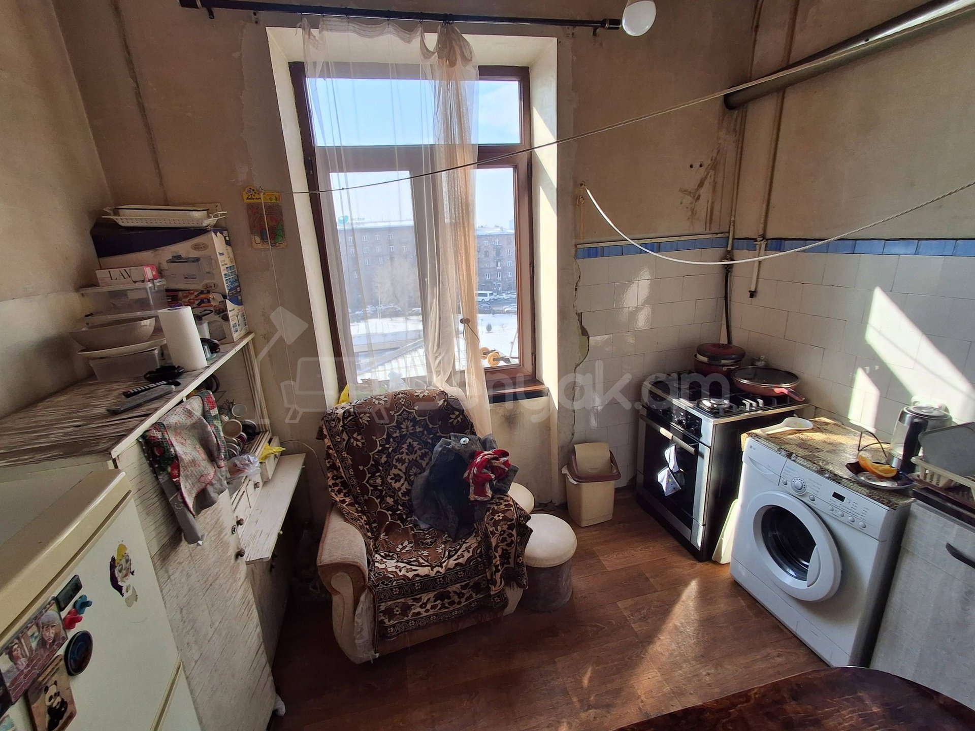 1 Սենյականոց Բնակարան Քարե Շենքում, 37քմ, 5/5 հարկ, Պետական Վիճակում