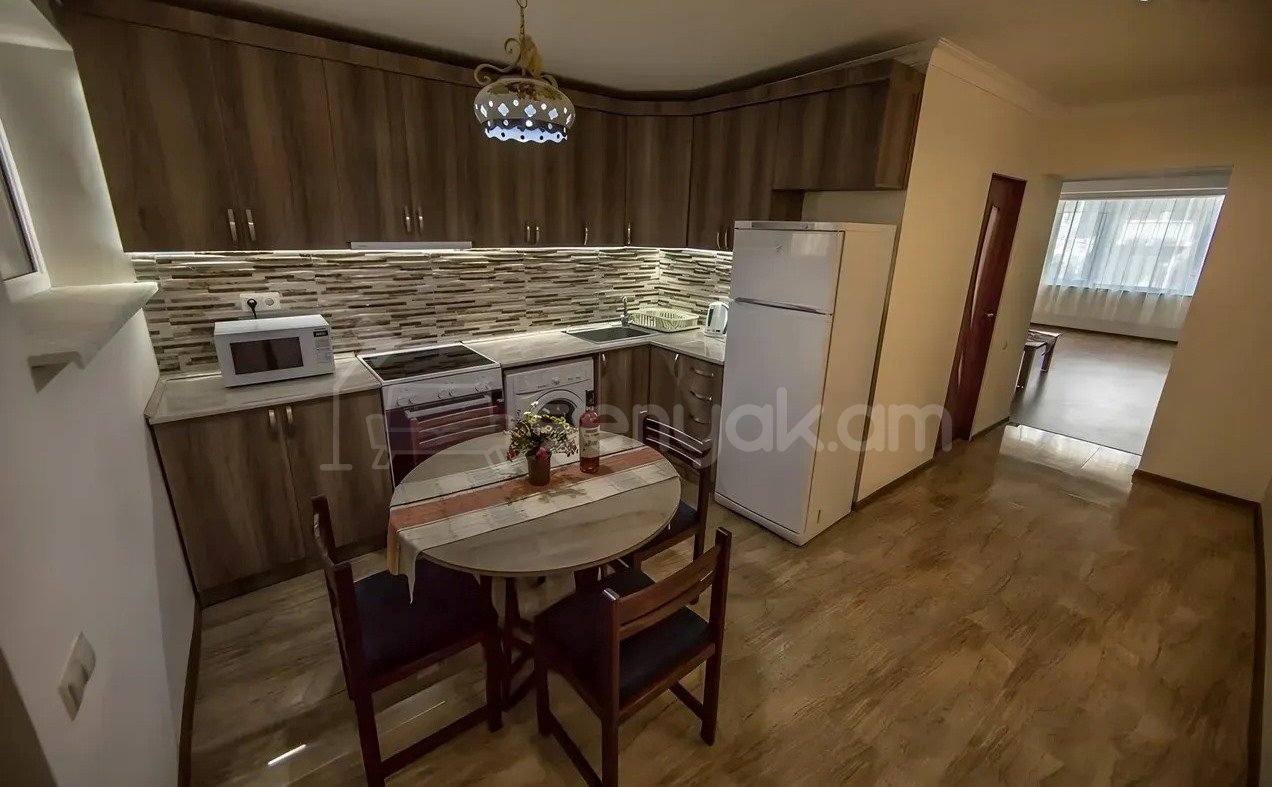 3 Սենյականոց Բնակարան Քարե Շենքում, 59քմ, 2/7 հարկ, Կապիտալ Վերանորոգված