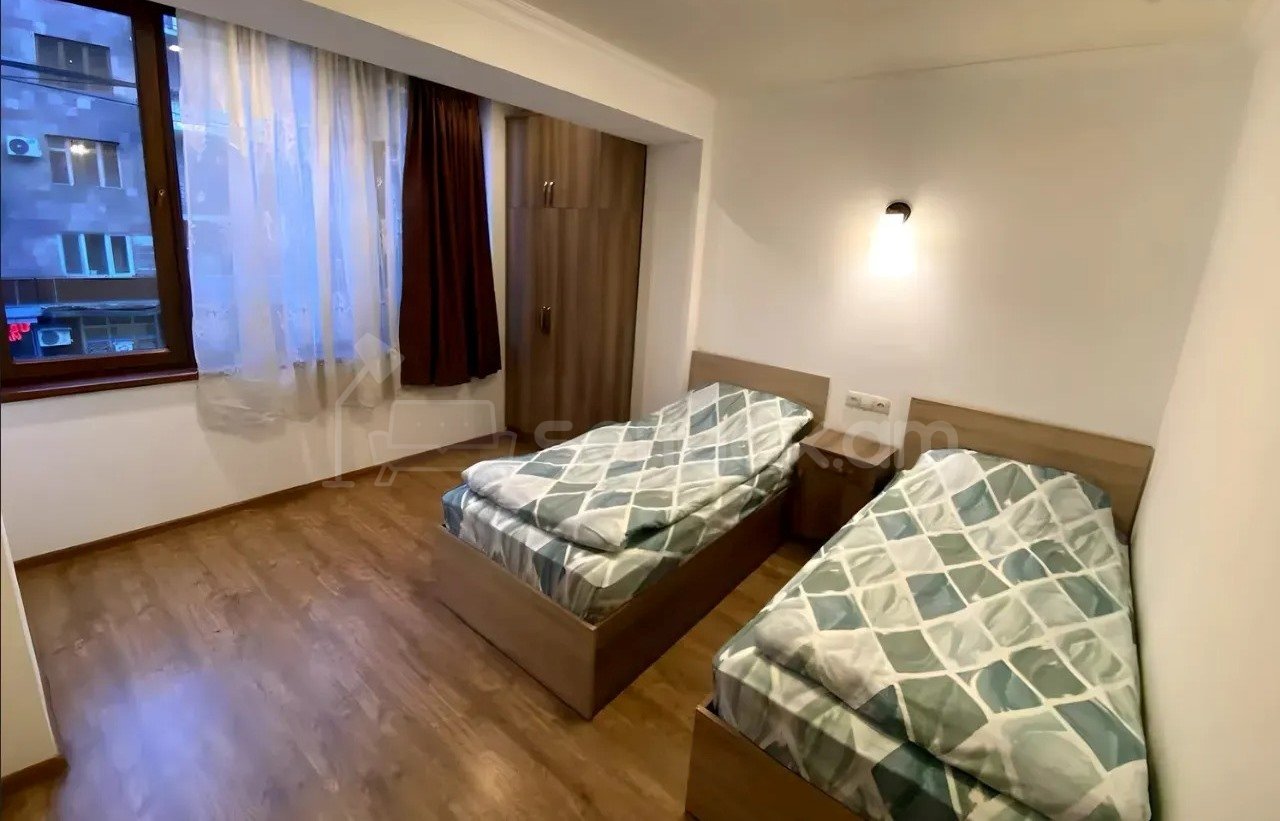 3 Սենյականոց Բնակարան Քարե Շենքում, 59քմ, 2/7 հարկ, Կապիտալ Վերանորոգված