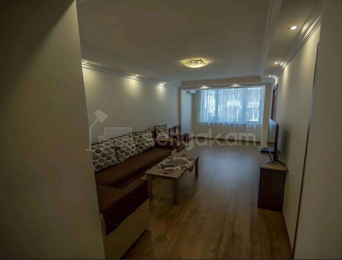 3 Սենյականոց Բնակարան Քարե Շենքում, 59քմ, 2/7 հարկ, Կապիտալ Վերանորոգված