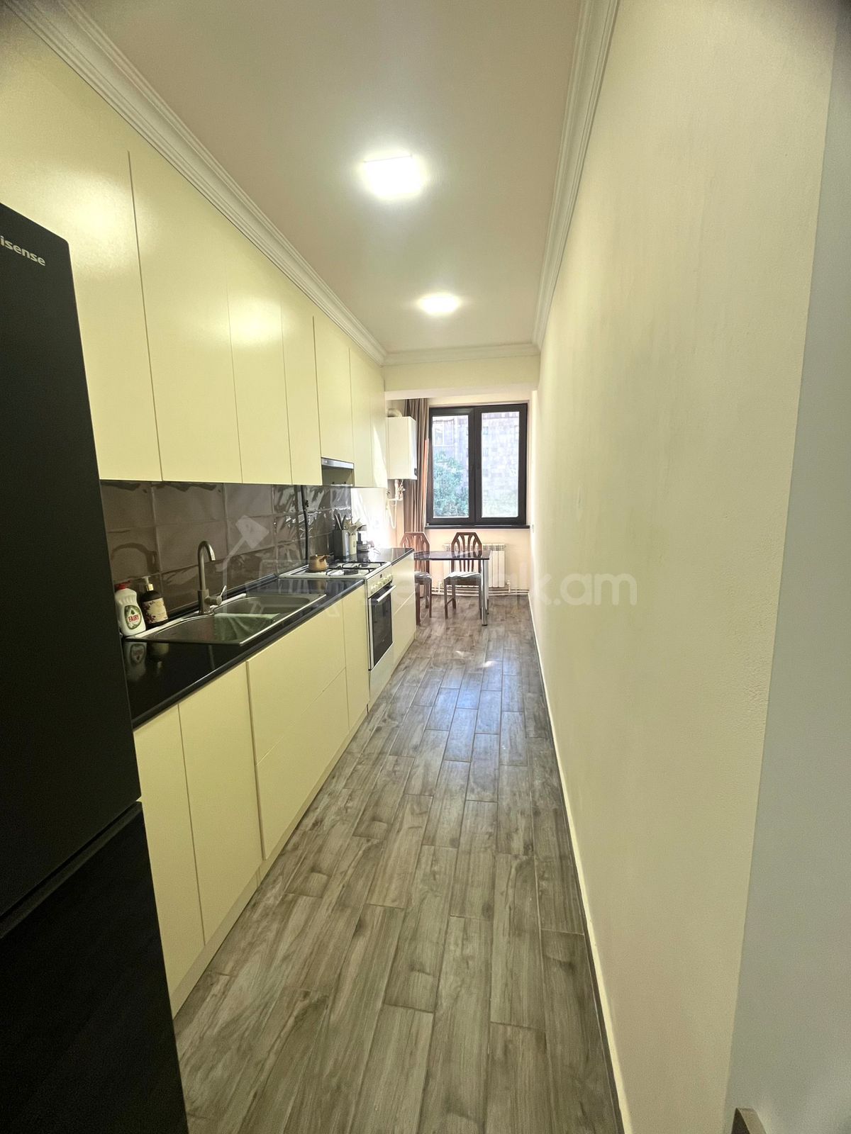 4 Սենյականոց Բնակարան Քարե Շենքում, 94քմ, 3/5 հարկ, Կոսմետիկ Վերանորոգված