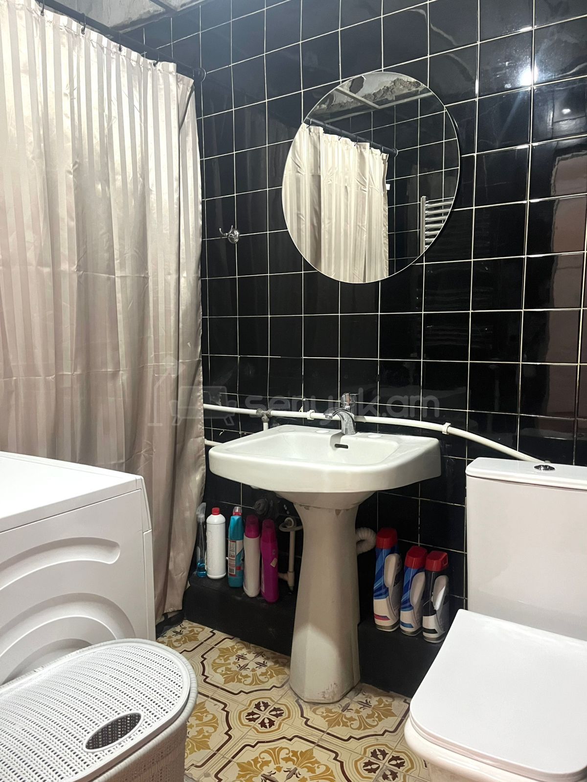 4 Սենյականոց Բնակարան Քարե Շենքում, 94քմ, 3/5 հարկ, Կոսմետիկ Վերանորոգված