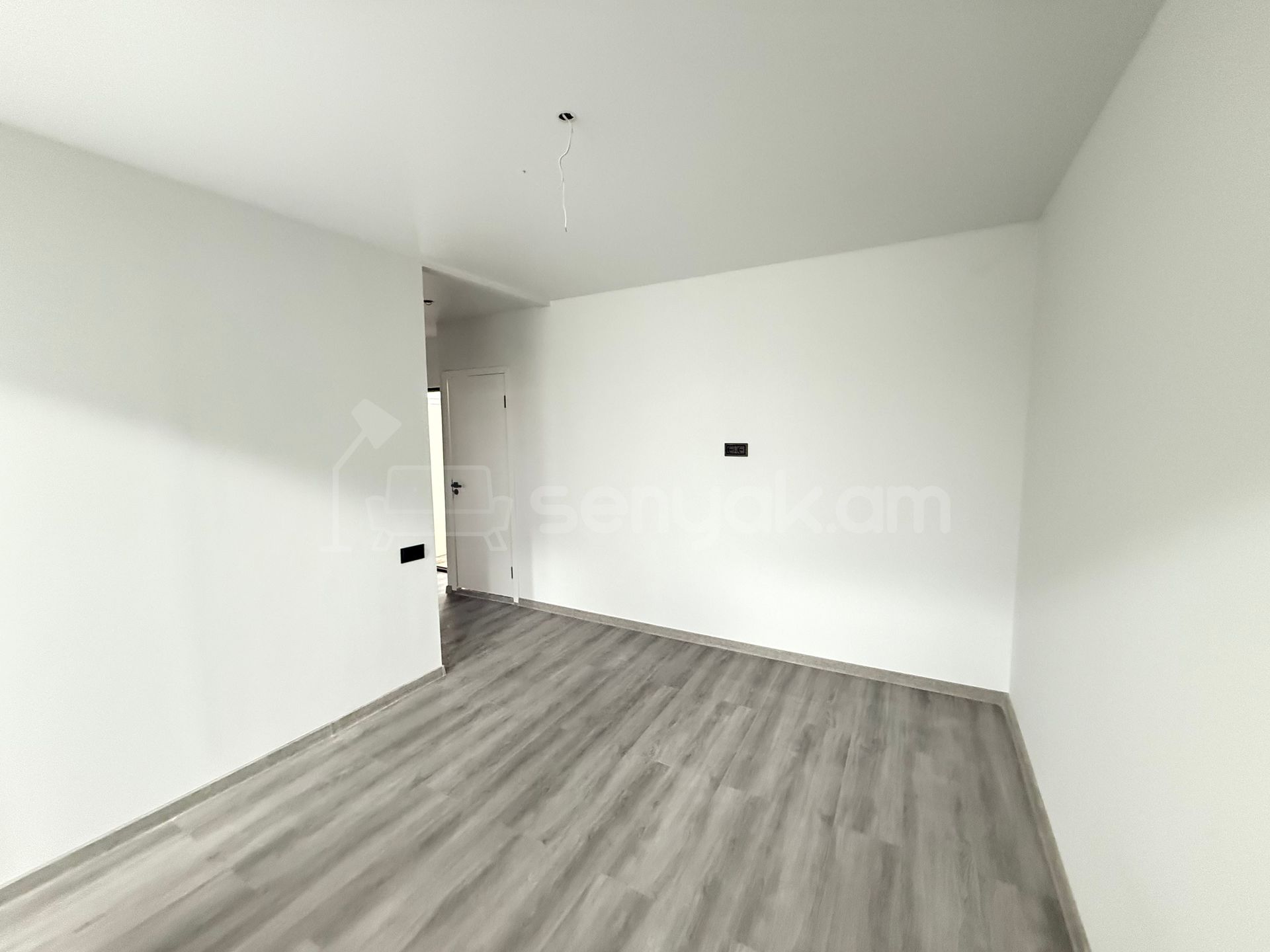 2 Սենյականոց Բնակարան, 36քմ, 8/9 հարկ, Կապիտալ Վերանորոգված