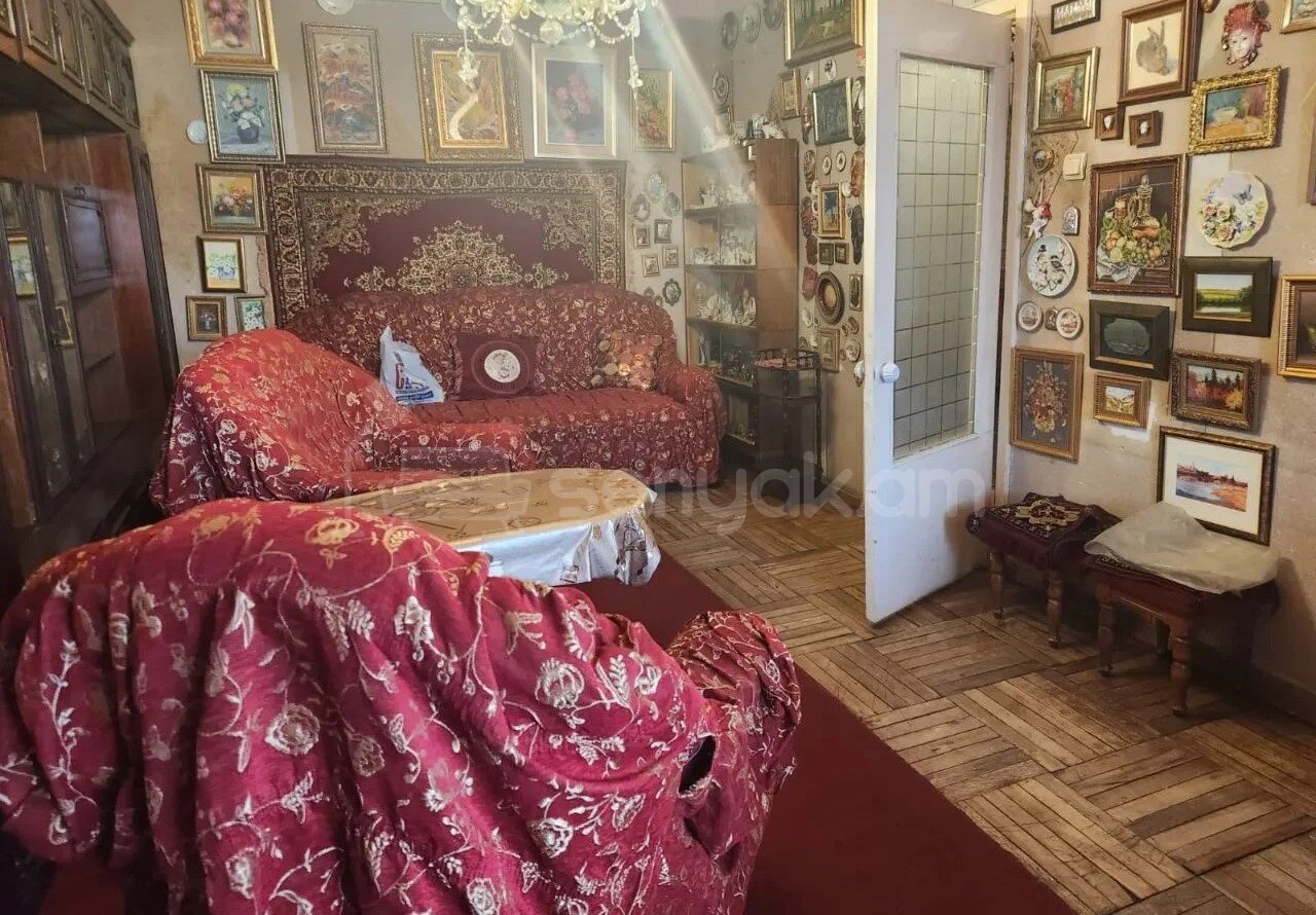 2 Սենյականոց Բնակարան Քարե Շենքում, 71քմ, 5/5 հարկ, Պետական Վիճակում