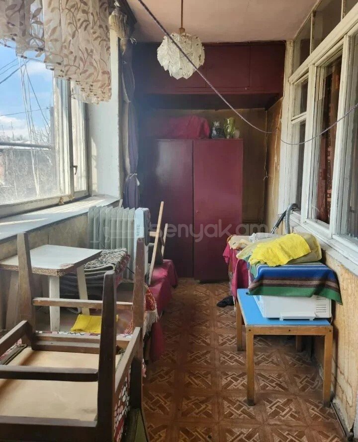 2 Սենյականոց Բնակարան Քարե Շենքում, 71քմ, 5/5 հարկ, Պետական Վիճակում