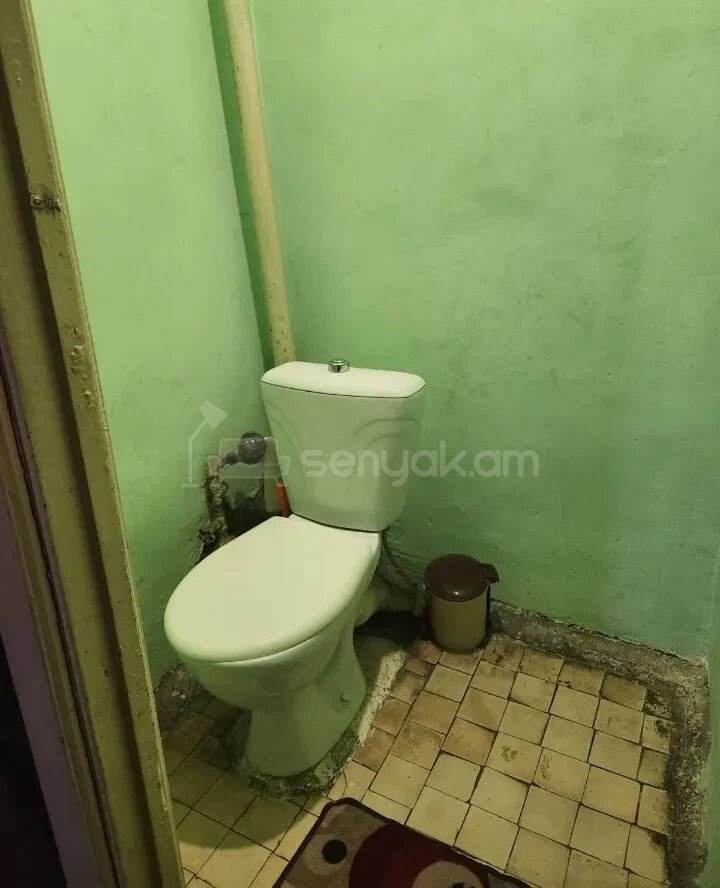 2 Սենյականոց Բնակարան Քարե Շենքում, 71քմ, 5/5 հարկ, Պետական Վիճակում