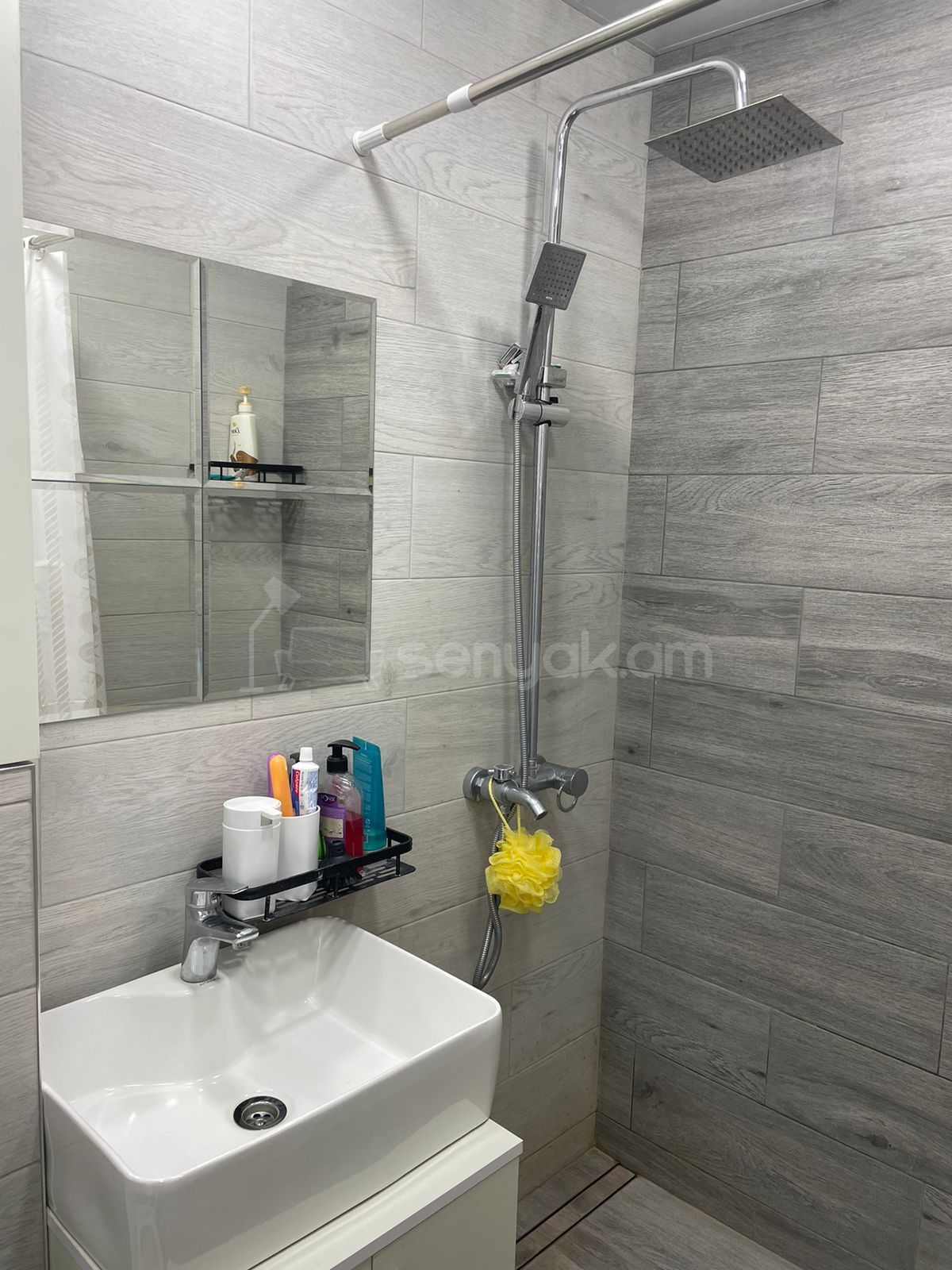 2 Սենյականոց Բնակարան Քարե Շենքում, 33քմ, 4/4 հարկ, Կապիտալ Վերանորոգված