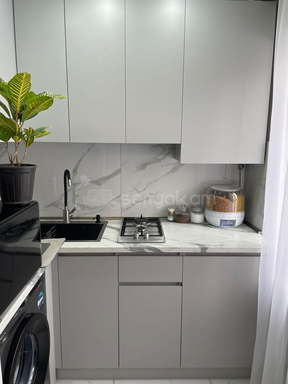 2 Սենյականոց Բնակարան Քարե Շենքում, 33քմ, 4/4 հարկ, Կապիտալ Վերանորոգված