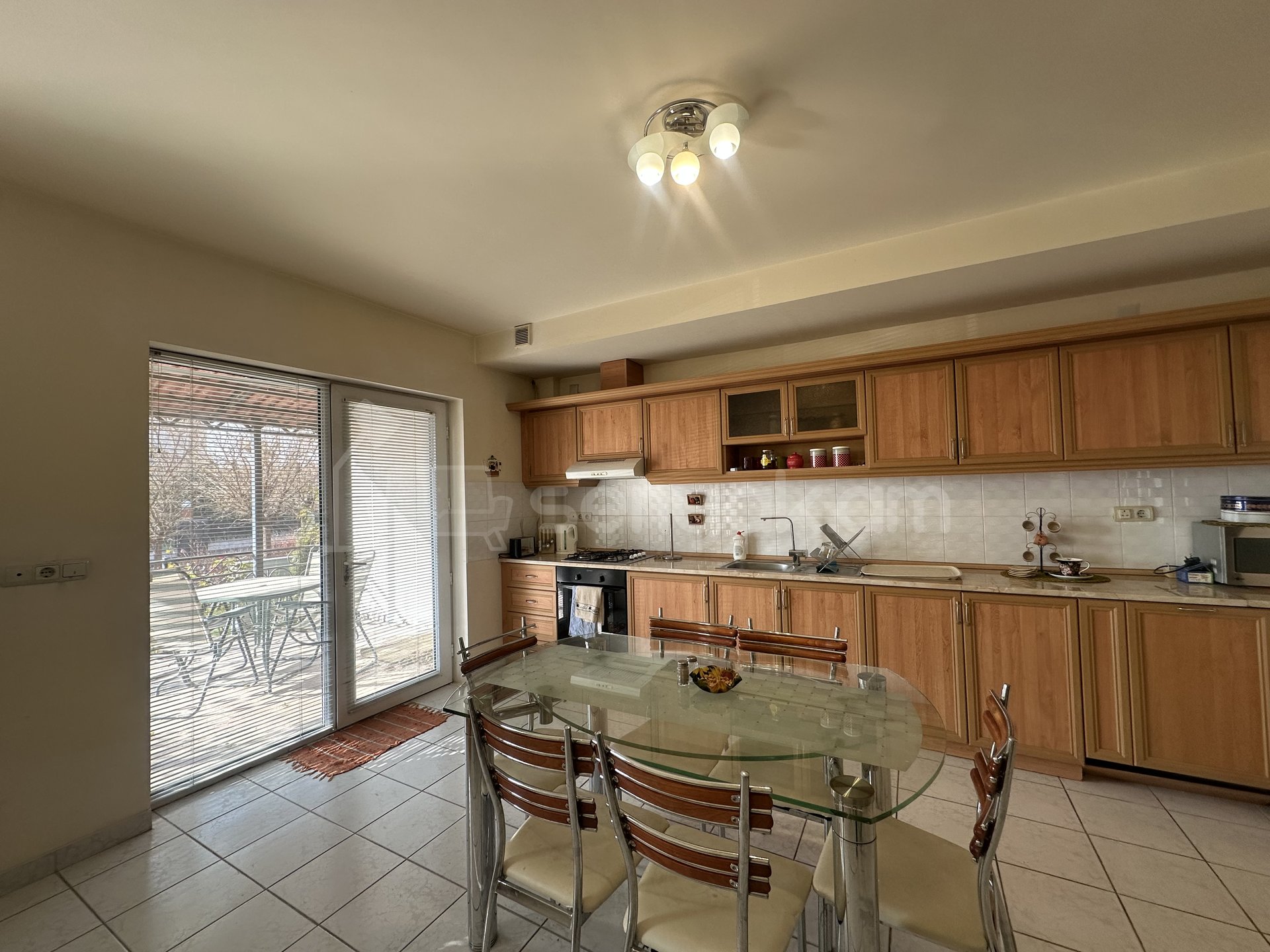 4 Սենյականոց Սեփական Տուն, 150քմ, Կապիտալ Վերանորոգված