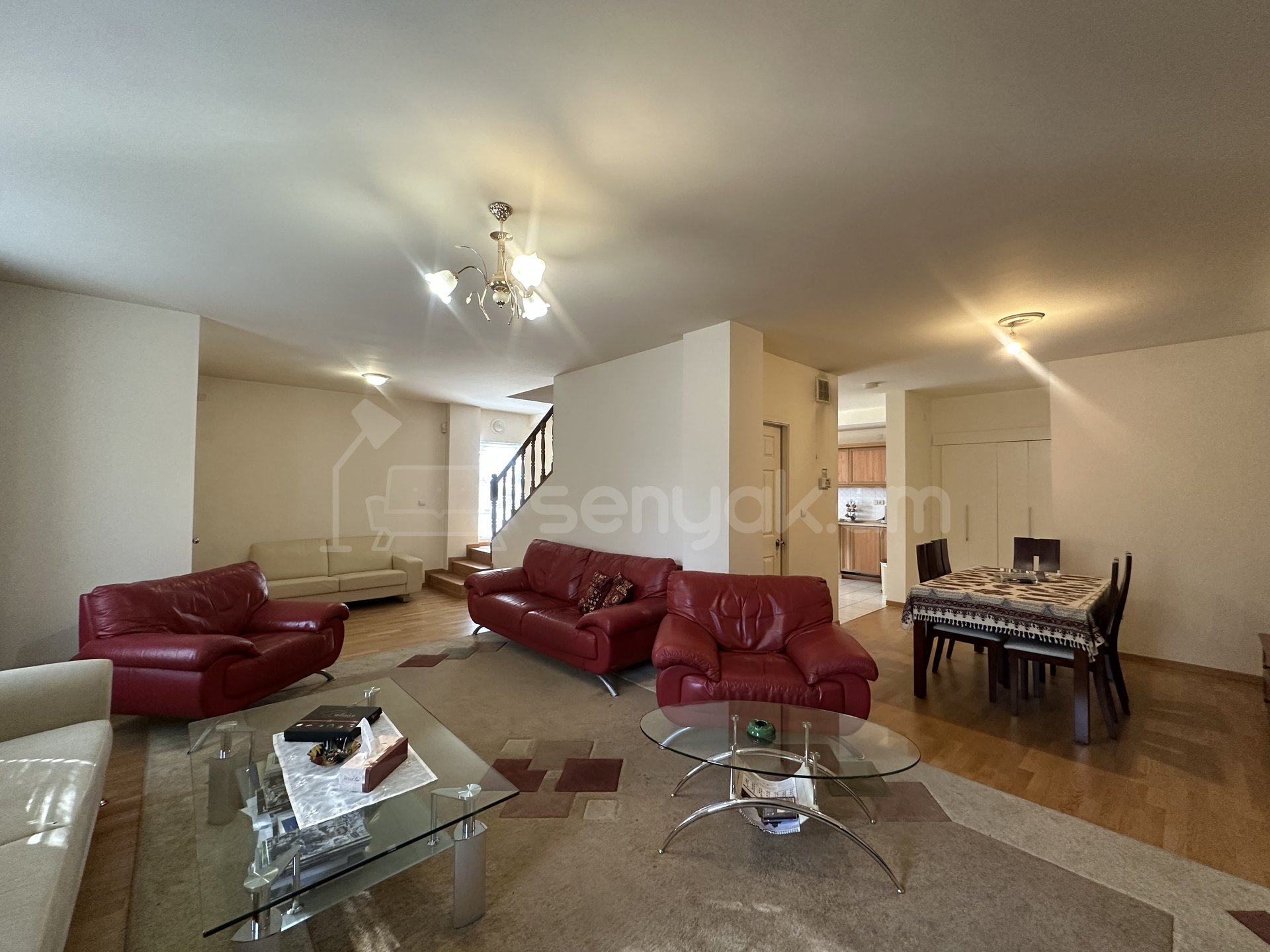 4 Սենյականոց Սեփական Տուն, 150քմ, Կապիտալ Վերանորոգված