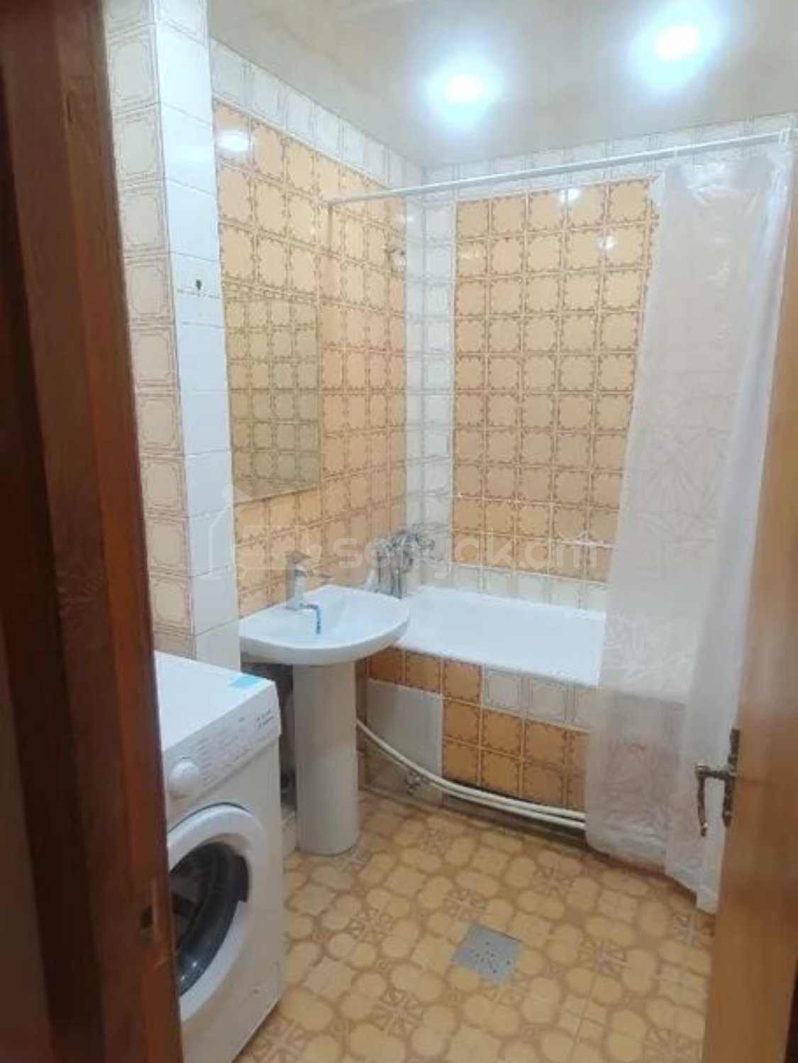 2 Սենյականոց Բնակարան, 64քմ, 9/10 հարկ, Նորմալ Վիճակում, Կահավորված