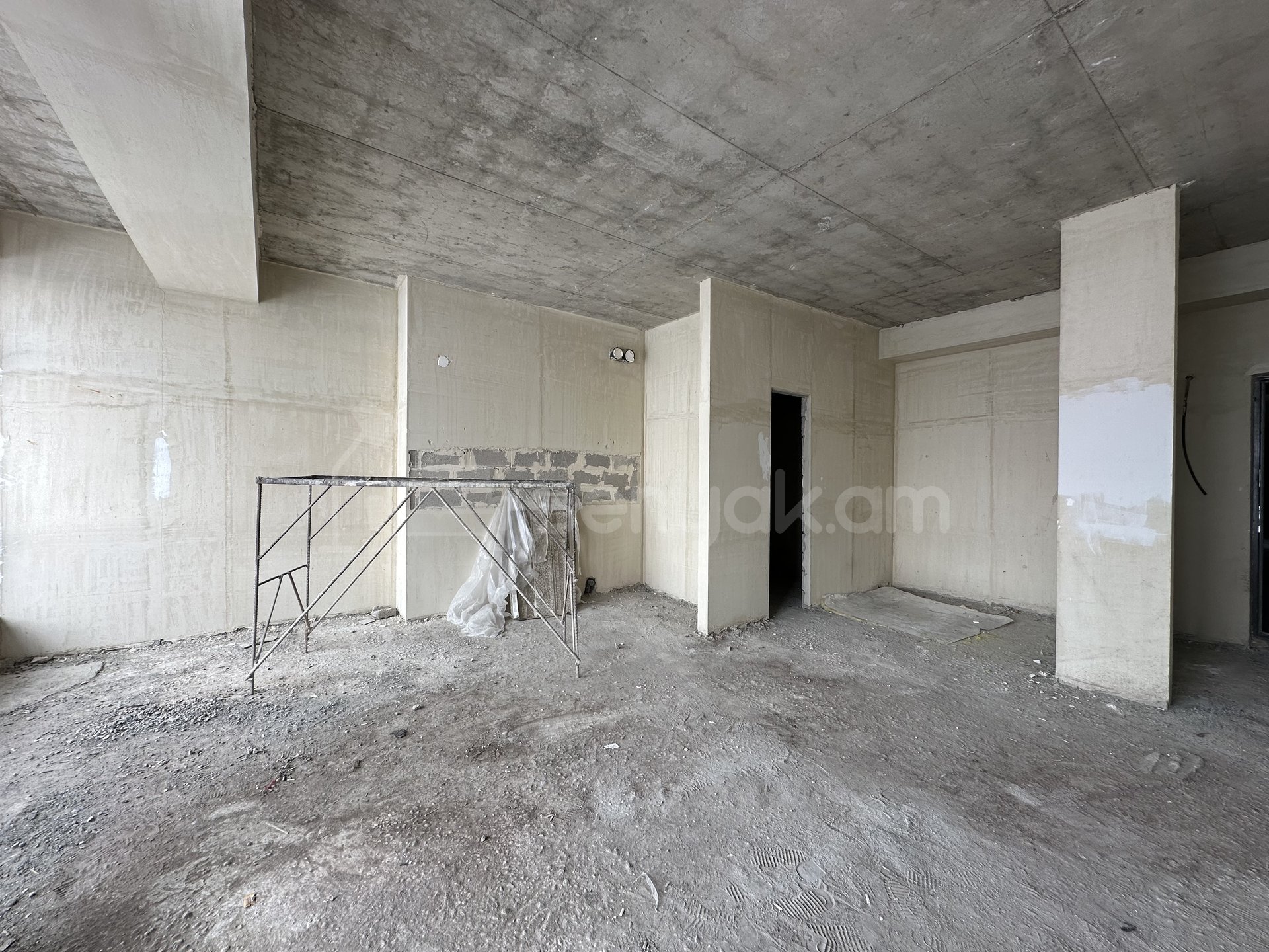 1 Սենյականոց Բնակարան Նորակառույցում, 42քմ, 11/15 հարկ, Զրոյական Վիճակում