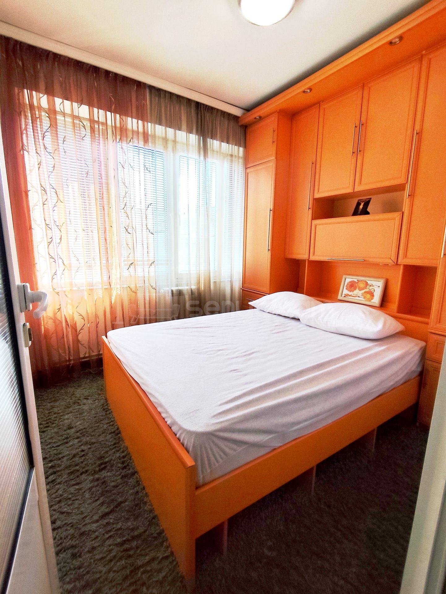 2 Սենյականոց Բնակարան Քարե Շենքում, 34քմ, 5/5 հարկ, Դիզայներական Վերանորոգված