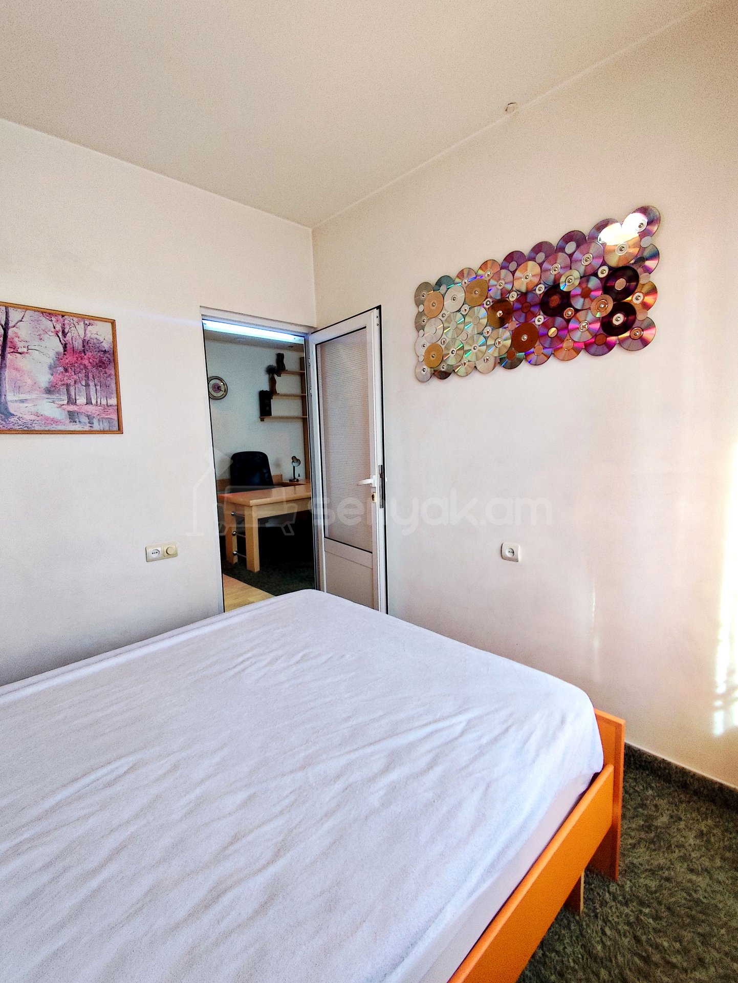 2 Սենյականոց Բնակարան Քարե Շենքում, 34քմ, 5/5 հարկ, Դիզայներական Վերանորոգված