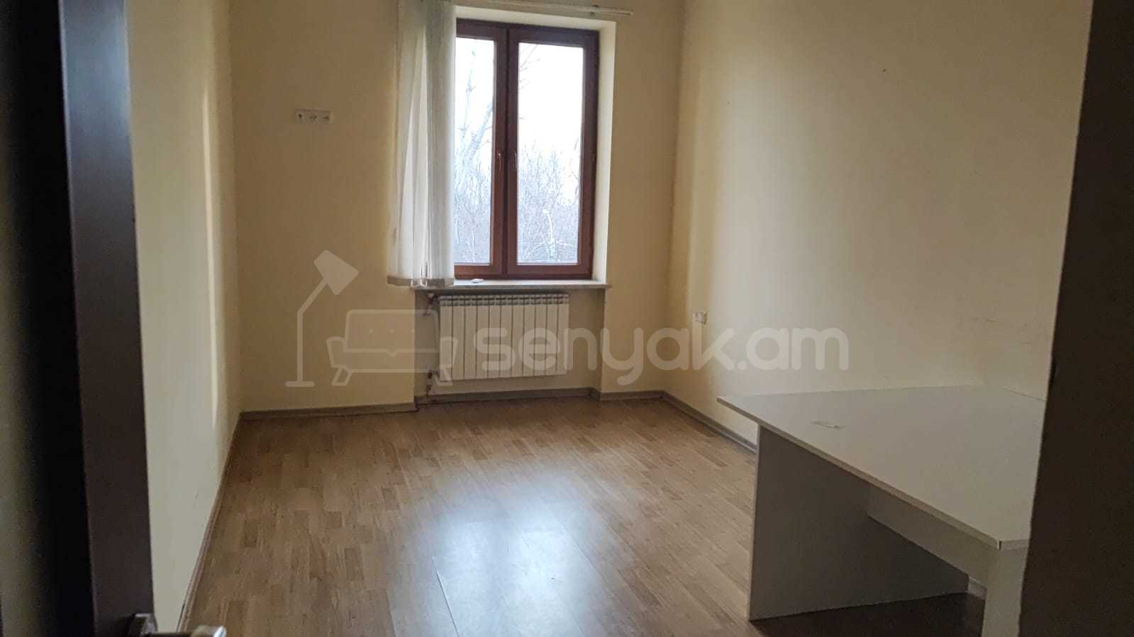 Նորակառույց Օֆիսային Տարածք, 300քմ