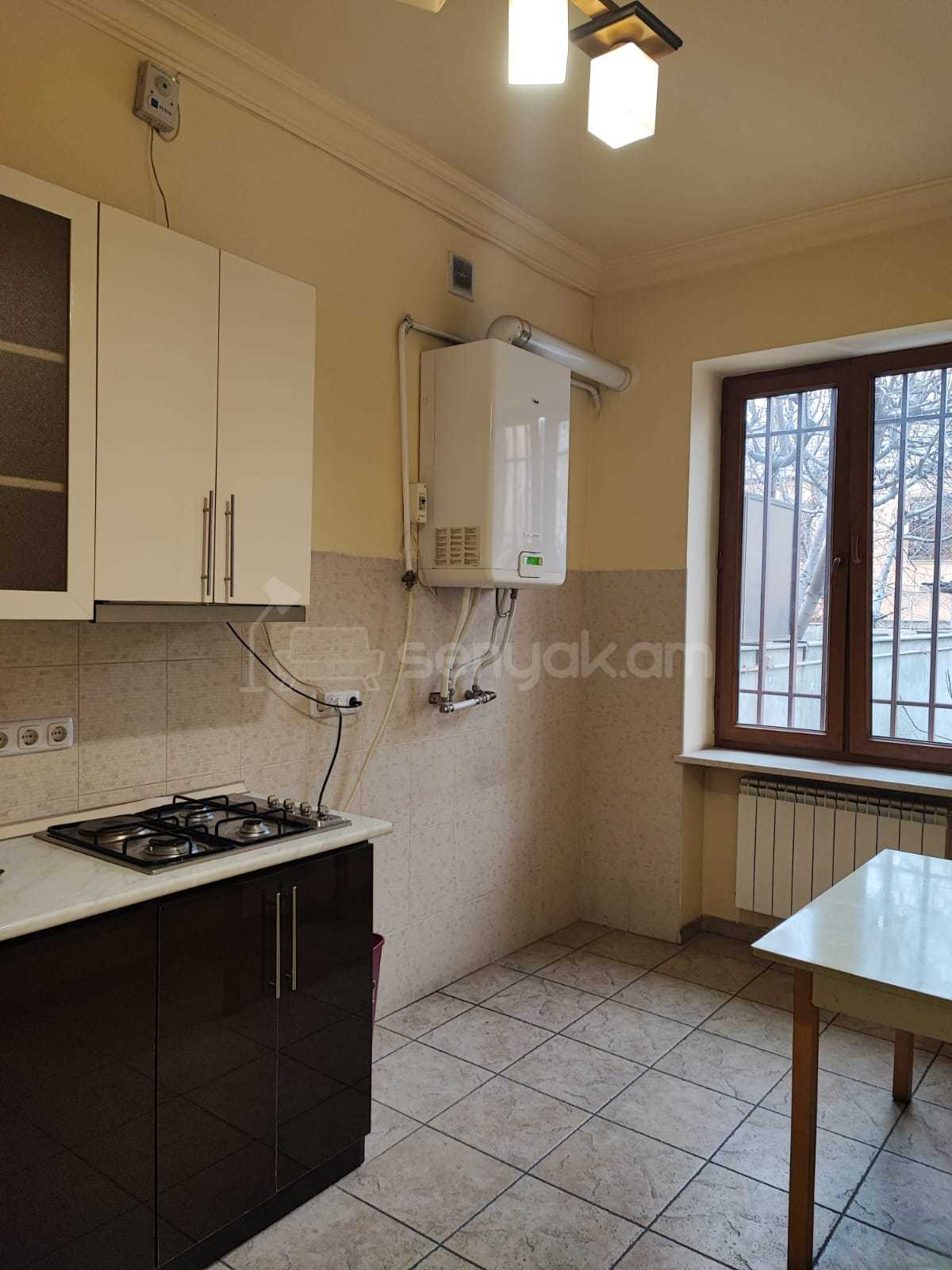 Նորակառույց Օֆիսային Տարածք, 300քմ