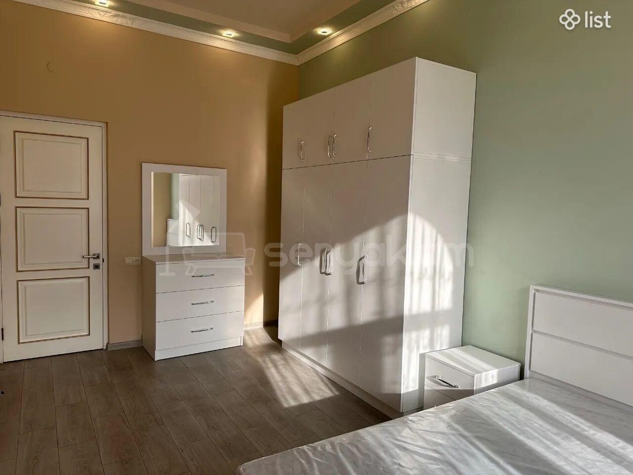 3 Սենյականոց Բնակարան Քարե Շենքում, 92քմ, 4/5 հարկ, Կապիտալ Վերանորոգված