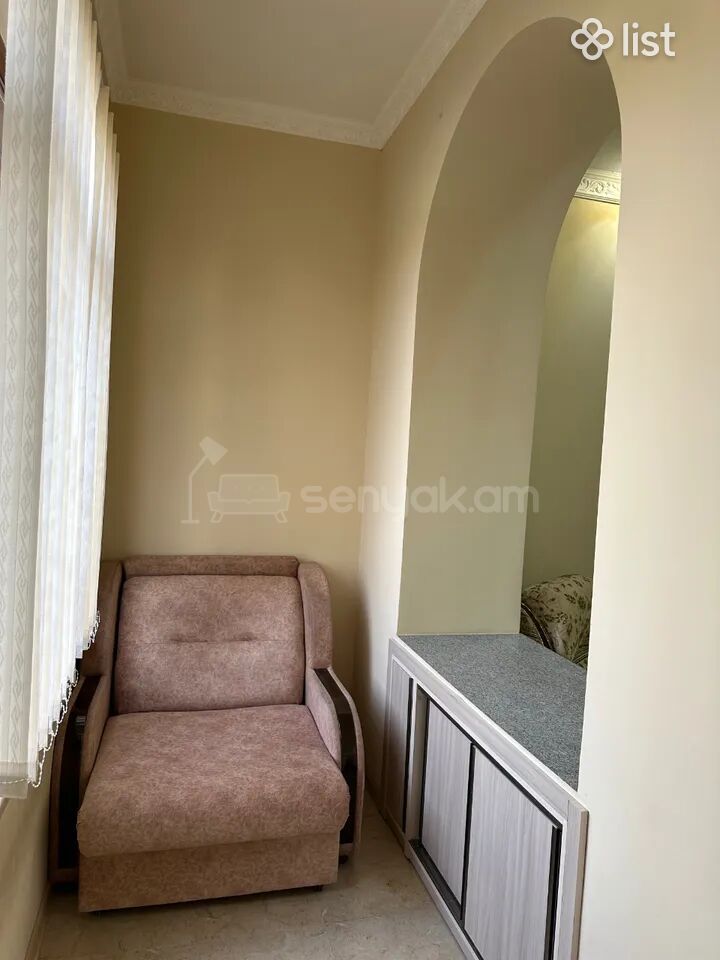 3 Սենյականոց Բնակարան Քարե Շենքում, 92քմ, 4/5 հարկ, Կապիտալ Վերանորոգված