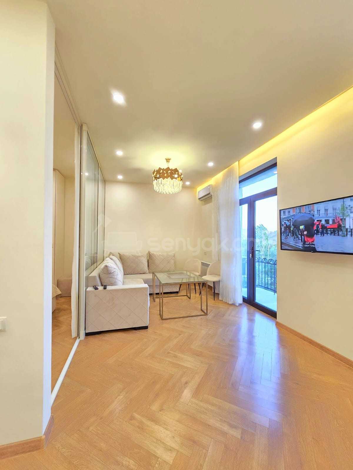 2 Սենյականոց Բնակարան, 45քմ, 2/5 հարկ, Դիզայներական Վերանորոգված