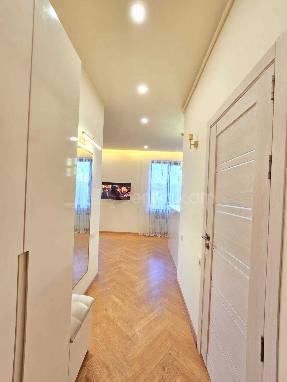 2 Սենյականոց Բնակարան, 45քմ, 2/5 հարկ, Դիզայներական Վերանորոգված