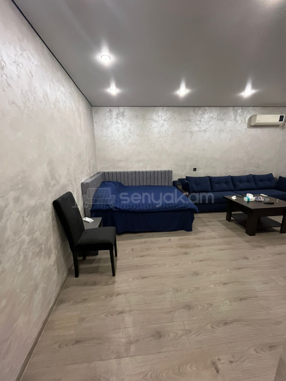 1 Սենյականոց Բնակարան Քարե Շենքում, 40քմ, 2/5 հարկ, Դիզայներական Վերանորոգված