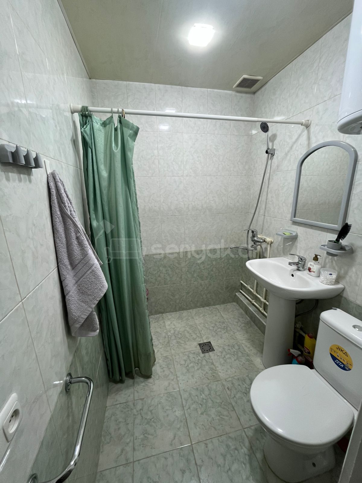 1 Սենյականոց Բնակարան Քարե Շենքում, 40քմ, 2/5 հարկ, Դիզայներական Վերանորոգված