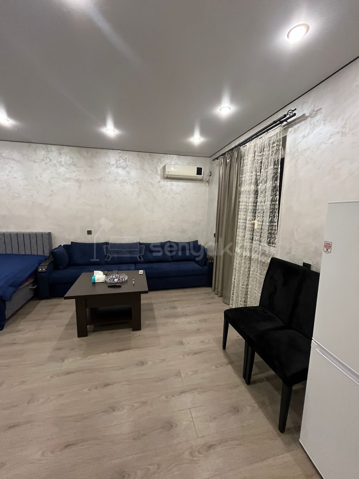 1 Սենյականոց Բնակարան Քարե Շենքում, 40քմ, 2/5 հարկ, Դիզայներական Վերանորոգված