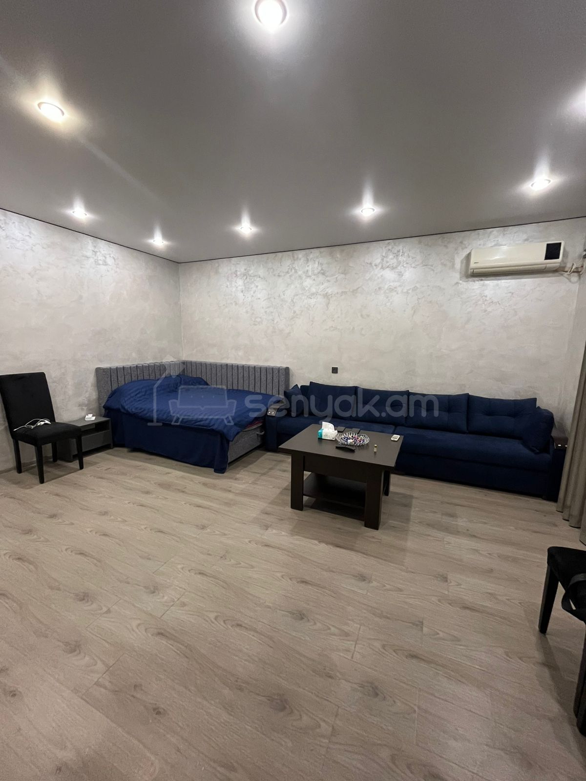 1 Սենյականոց Բնակարան Քարե Շենքում, 40քմ, 2/5 հարկ, Դիզայներական Վերանորոգված