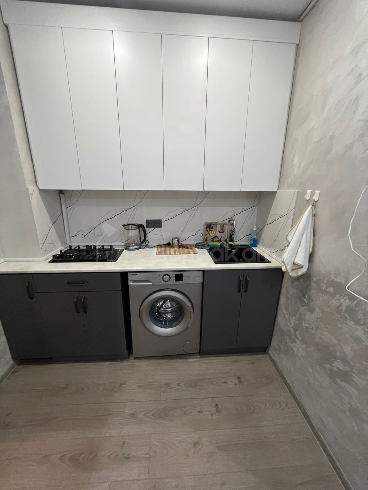 1 Սենյականոց Բնակարան Քարե Շենքում, 40քմ, 2/5 հարկ, Դիզայներական Վերանորոգված