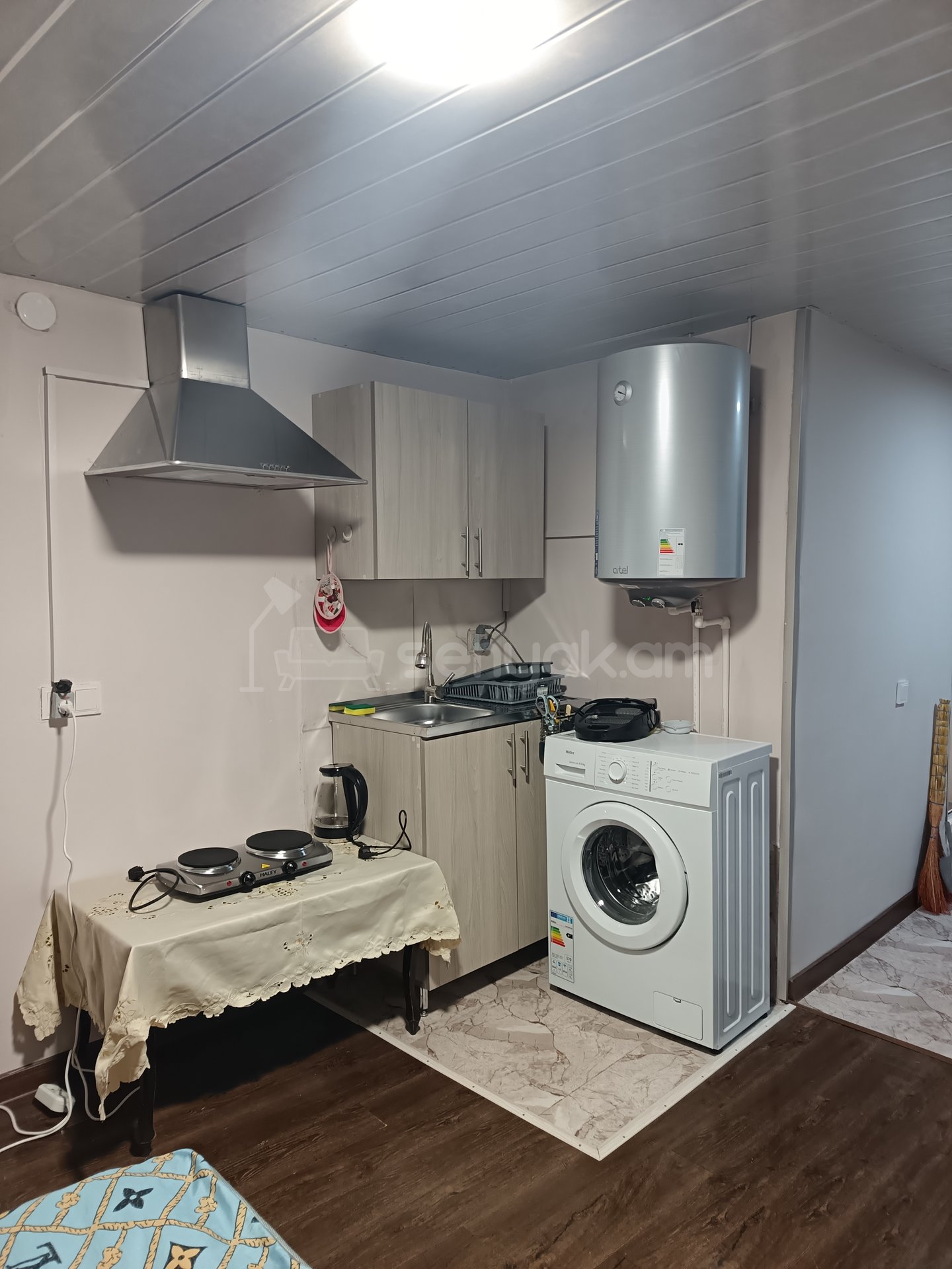 1 Սենյականոց Բնակարան Քարե Շենքում, 24քմ, 1/1 հարկ, Կապիտալ Վերանորոգված, Կահավորված, Արևկող