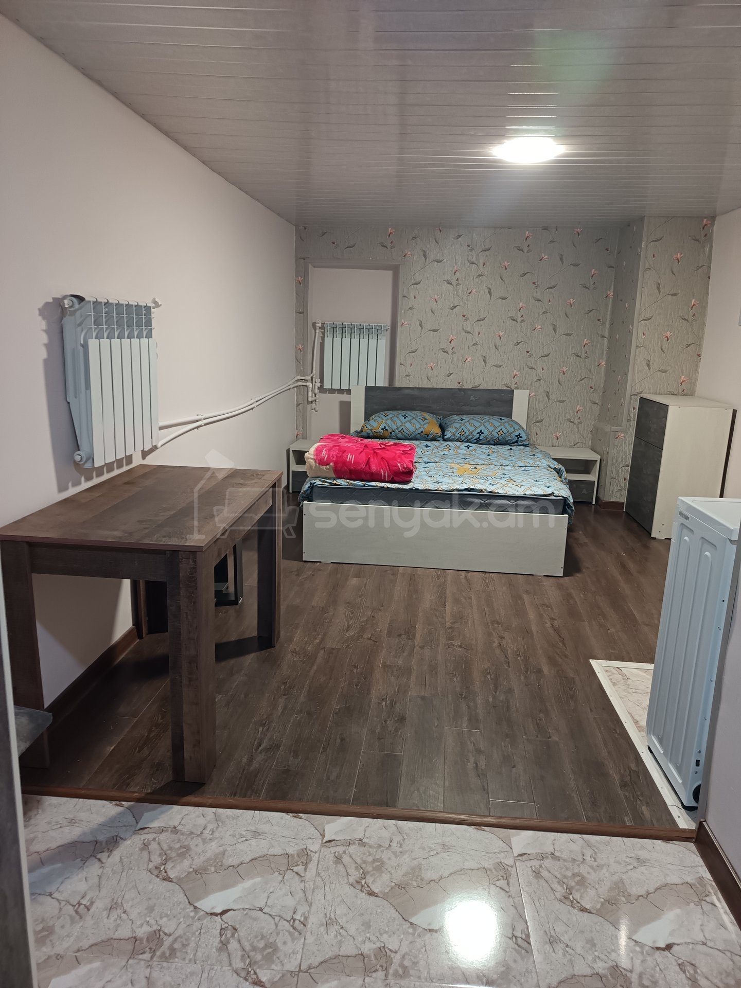 1 Սենյականոց Բնակարան Քարե Շենքում, 24քմ, 1/1 հարկ, Կապիտալ Վերանորոգված, Կահավորված, Արևկող